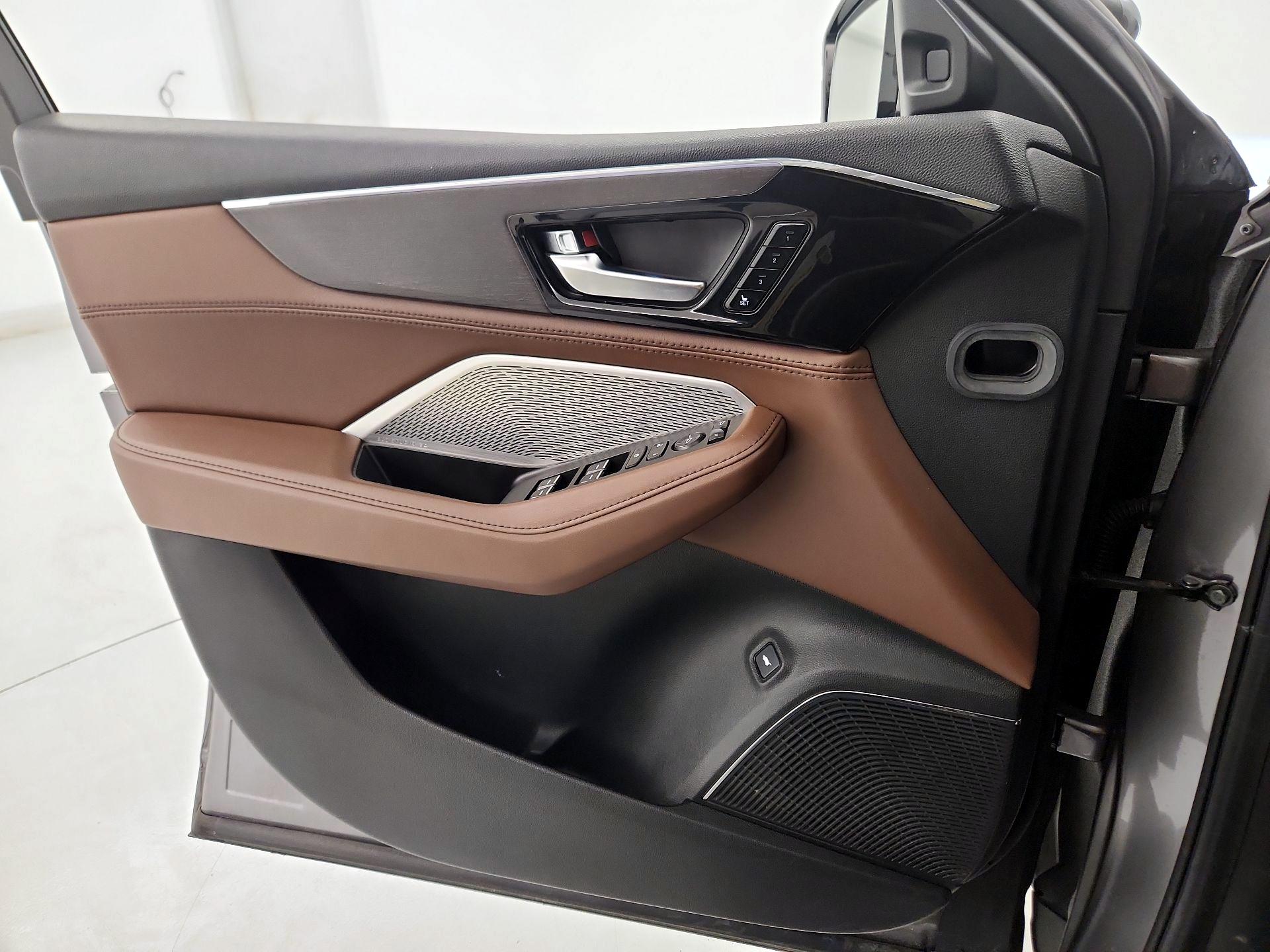 Thumbnail: 2022 Acura MDX - 12