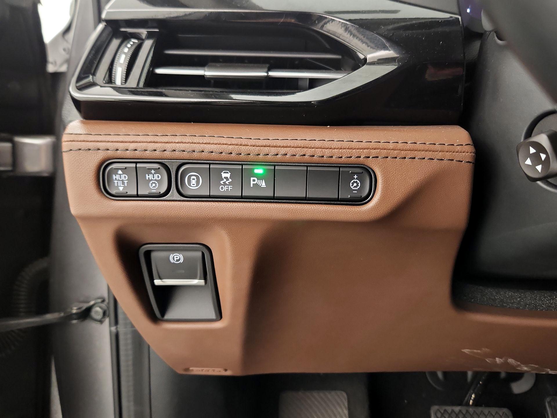 Thumbnail: 2022 Acura MDX - 13