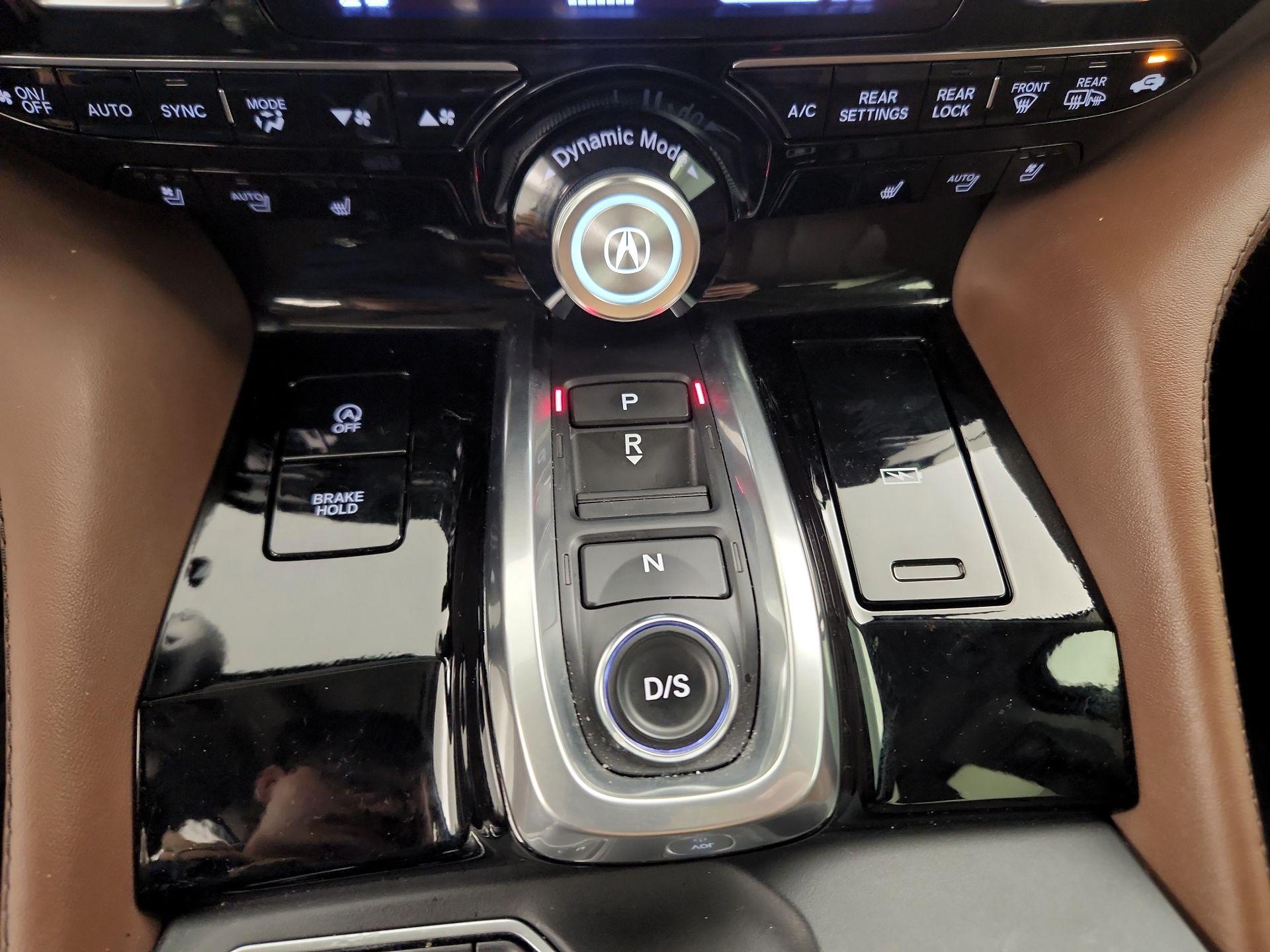 Thumbnail: 2022 Acura MDX - 17