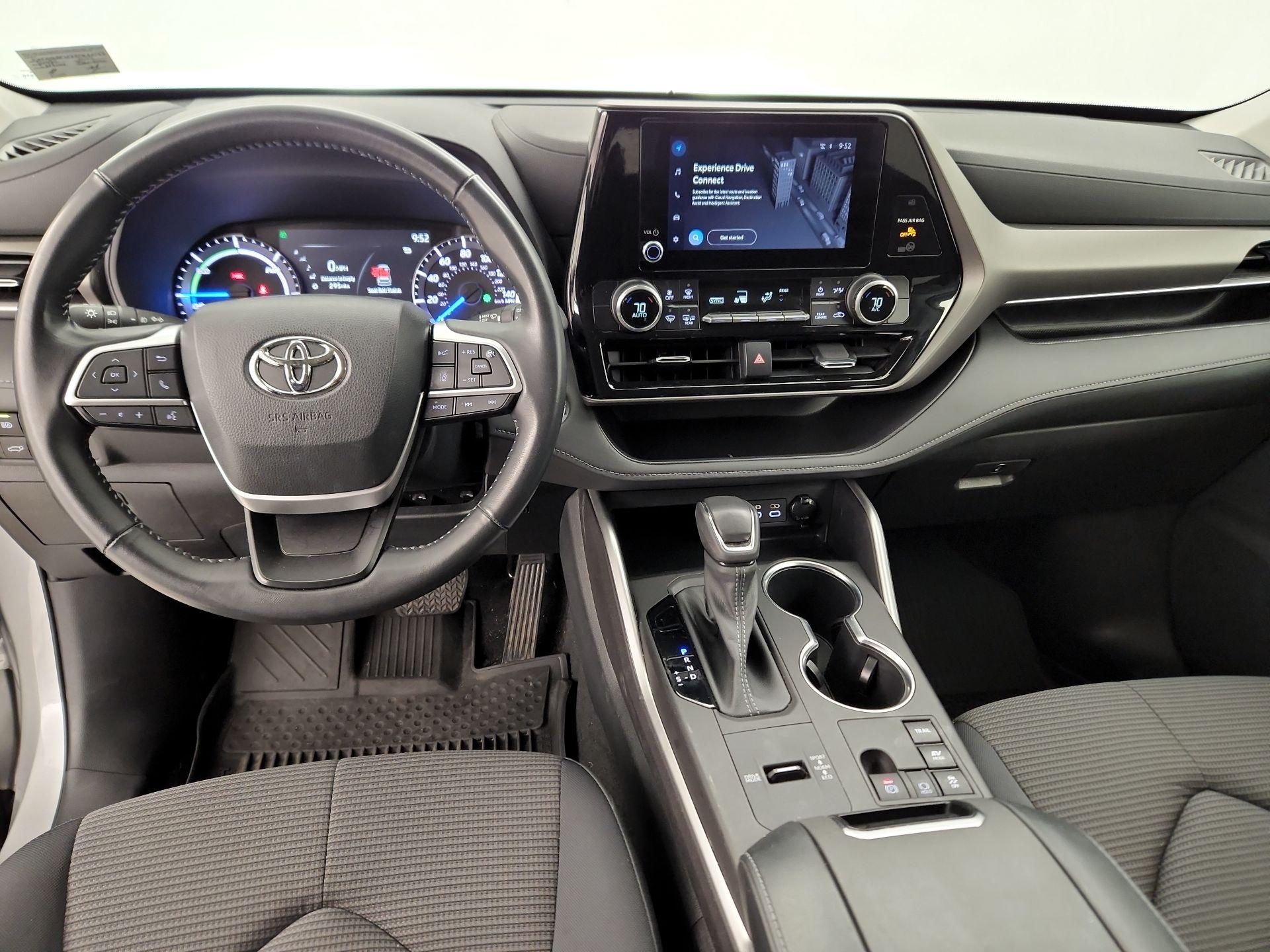 Thumbnail: 2023 Toyota Highlander - 9