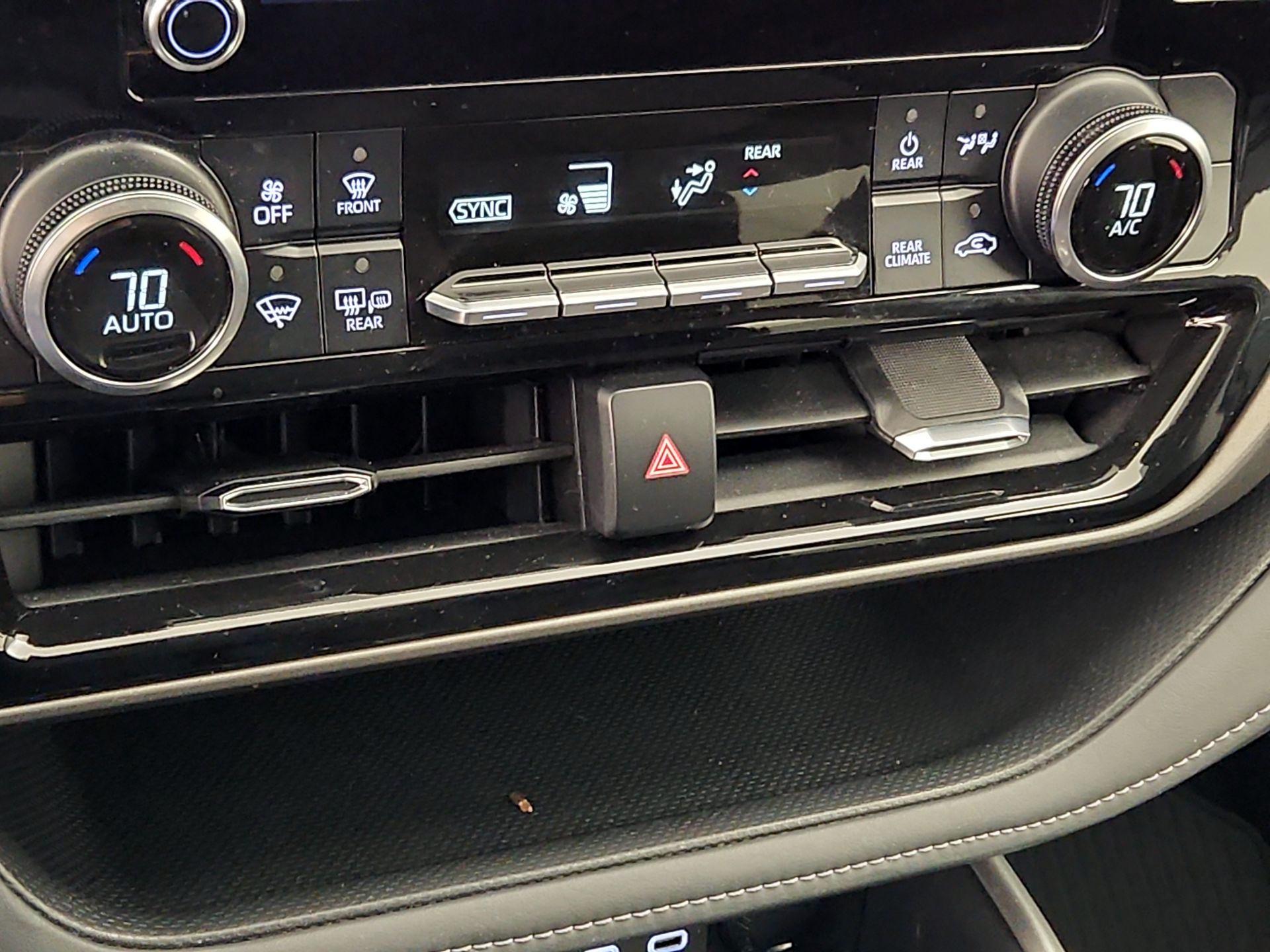 Thumbnail: 2023 Toyota Highlander - 17