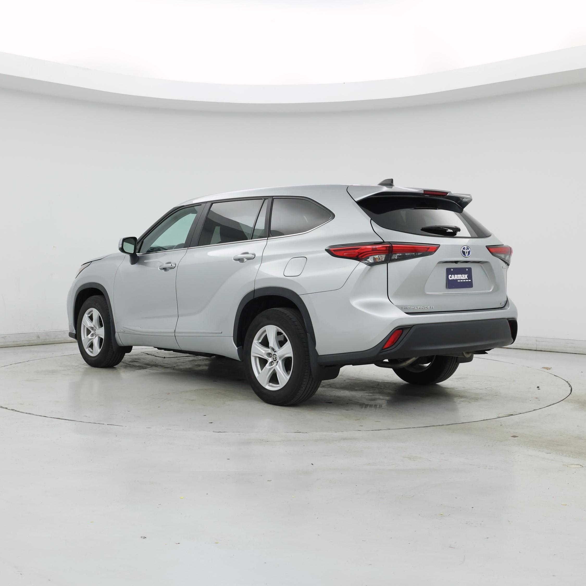 Thumbnail: 2023 Toyota Highlander - 2