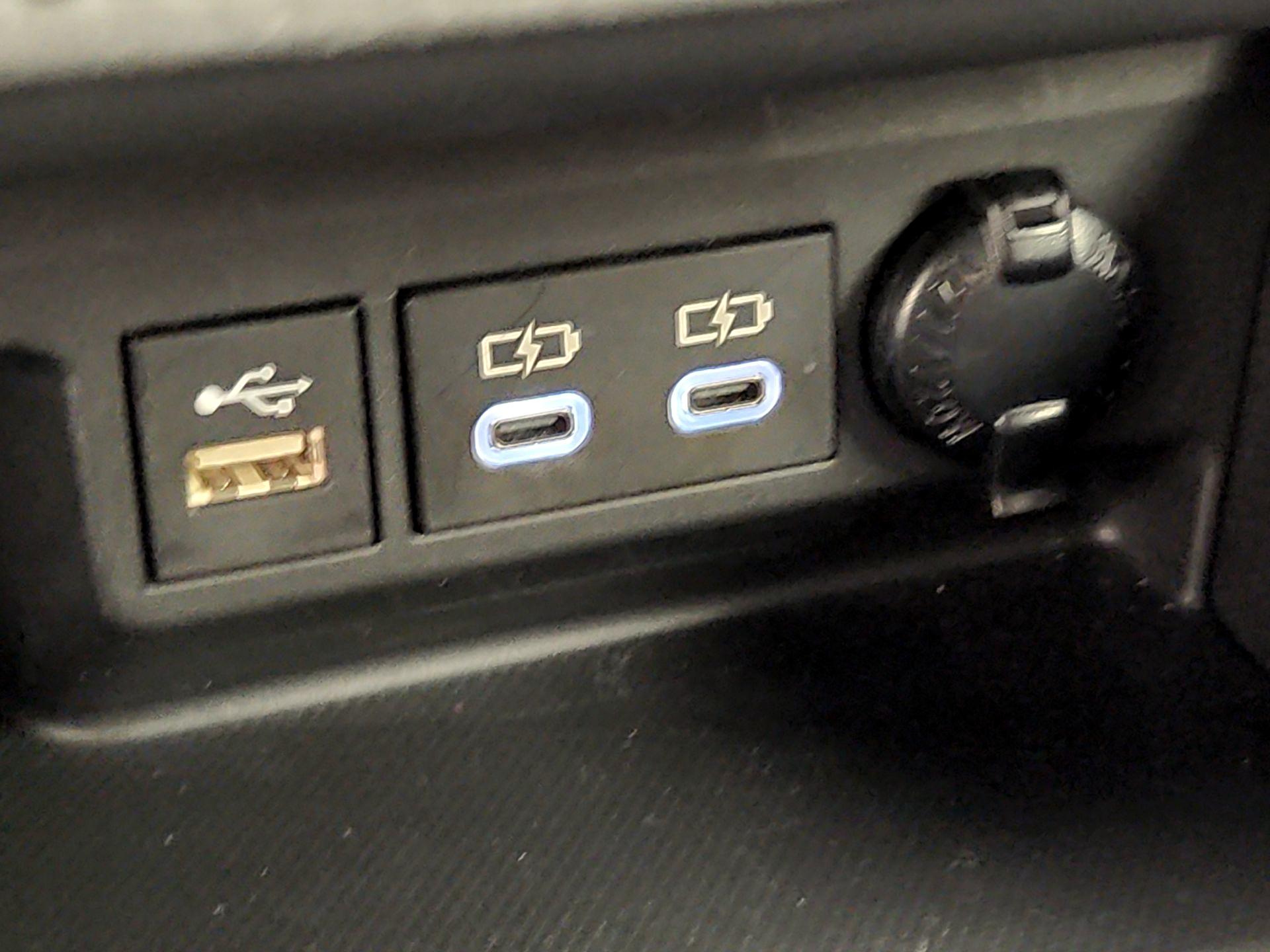 Thumbnail: 2023 Toyota Highlander - 19