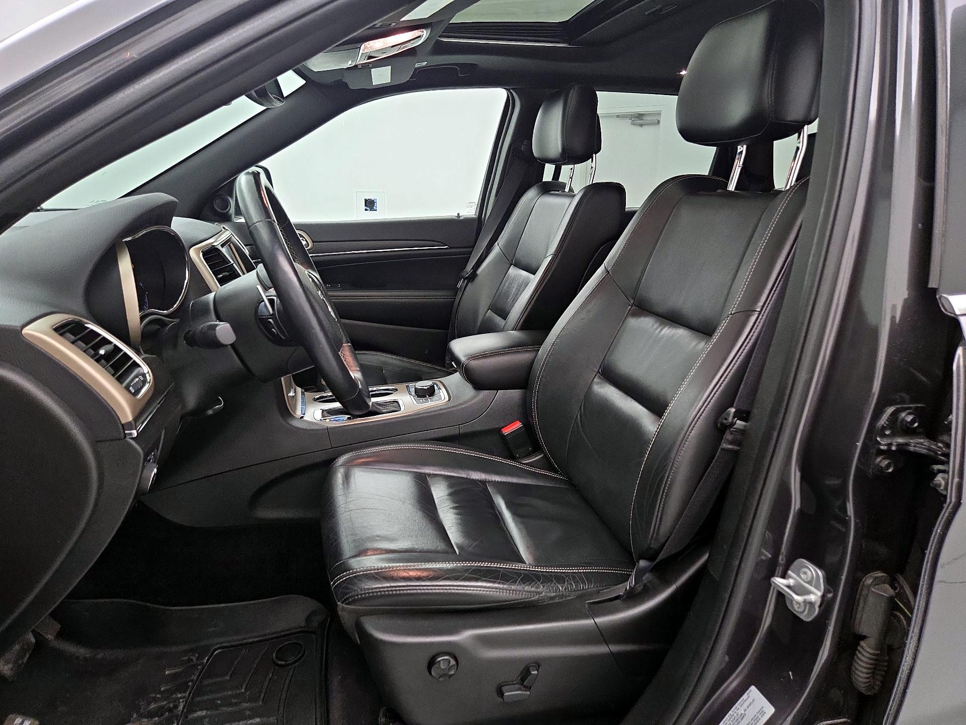 Thumbnail: 2017 Jeep Grand Cherokee - 11