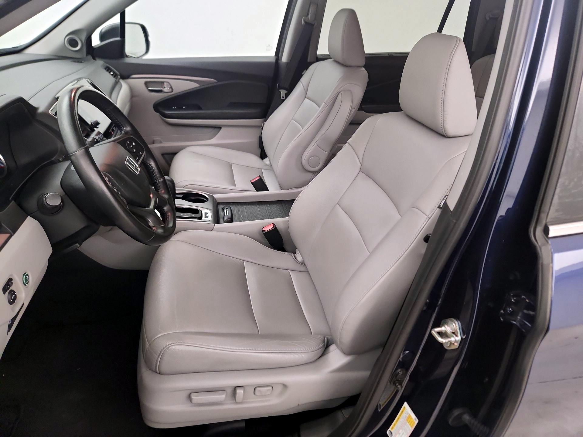 Thumbnail: 2019 Honda Pilot - 11