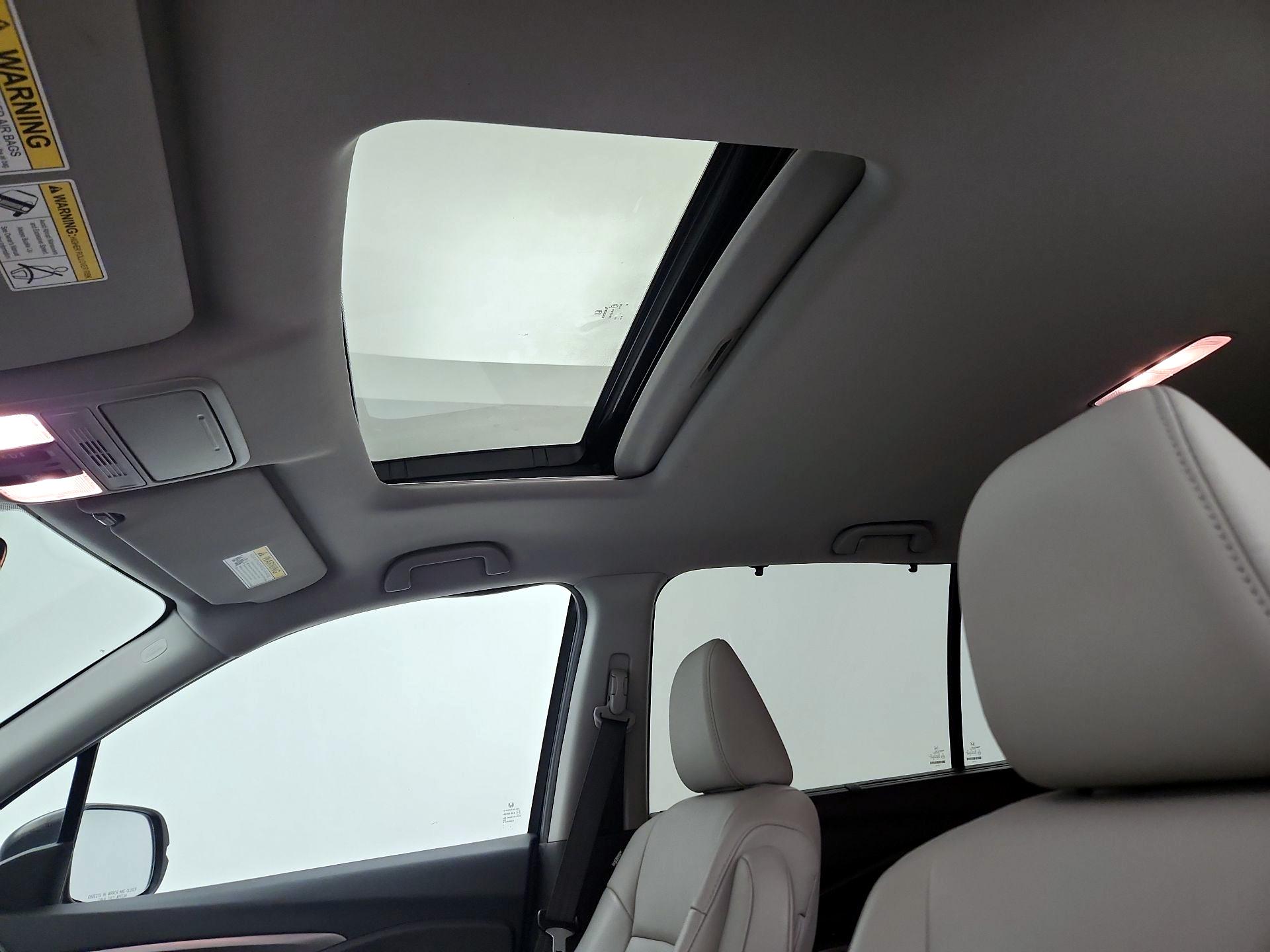 Thumbnail: 2019 Honda Pilot - 19