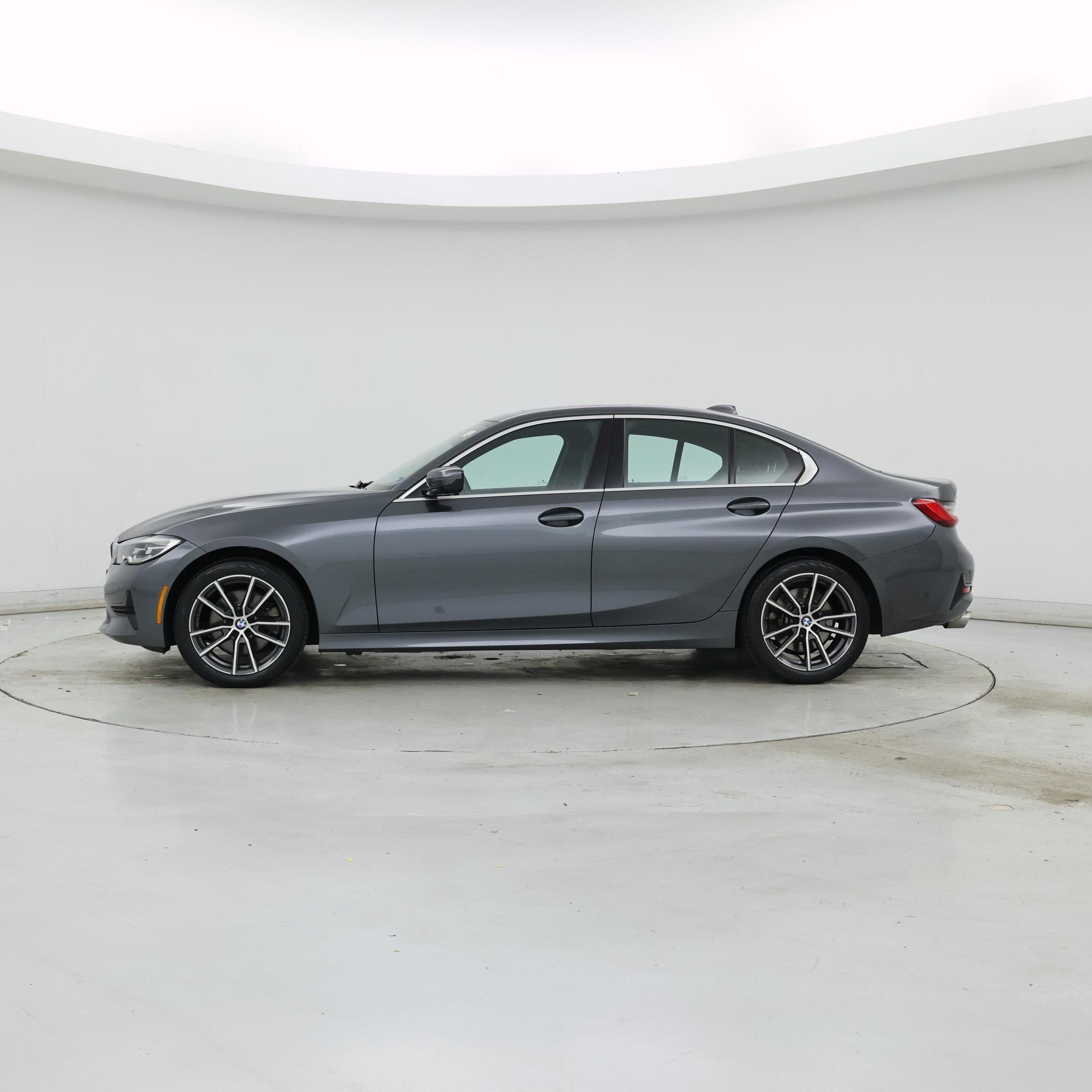 Thumbnail: 2021 BMW 3 Series - 3