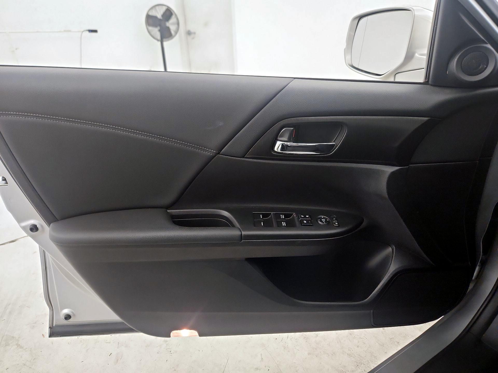 Thumbnail: 2015 Honda Accord - 12