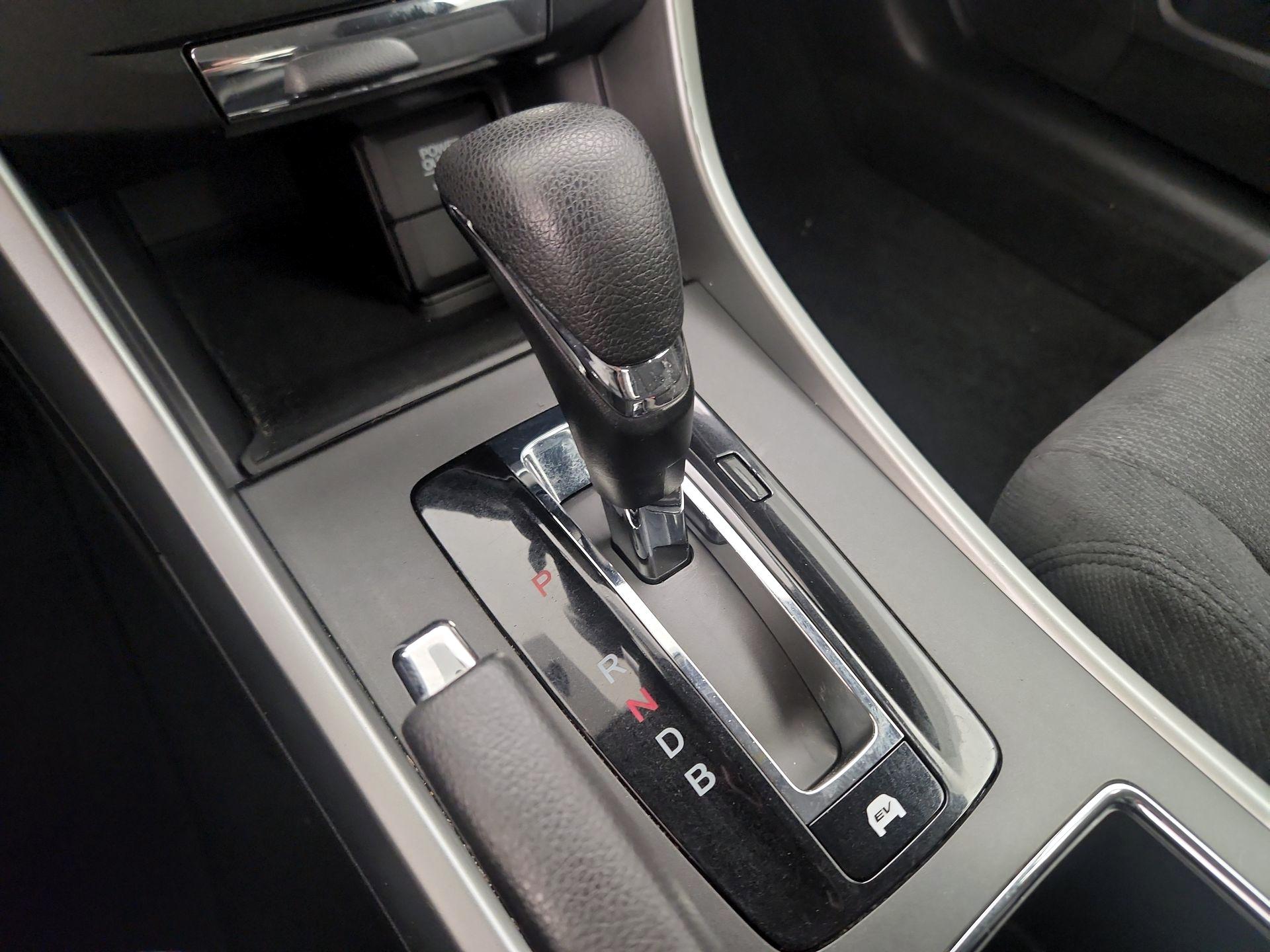 Thumbnail: 2015 Honda Accord - 17