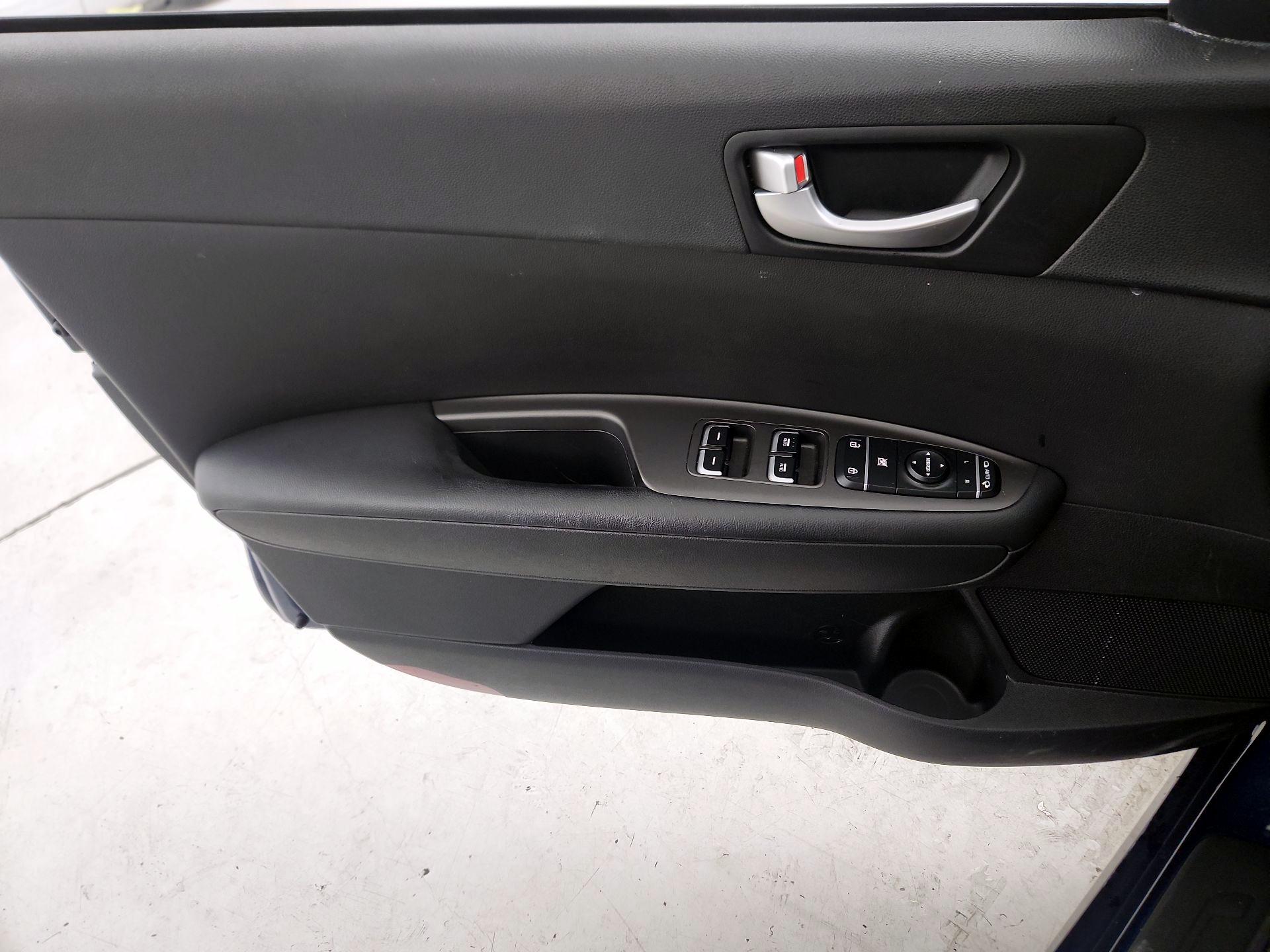 Thumbnail: 2016 Kia Optima - 12