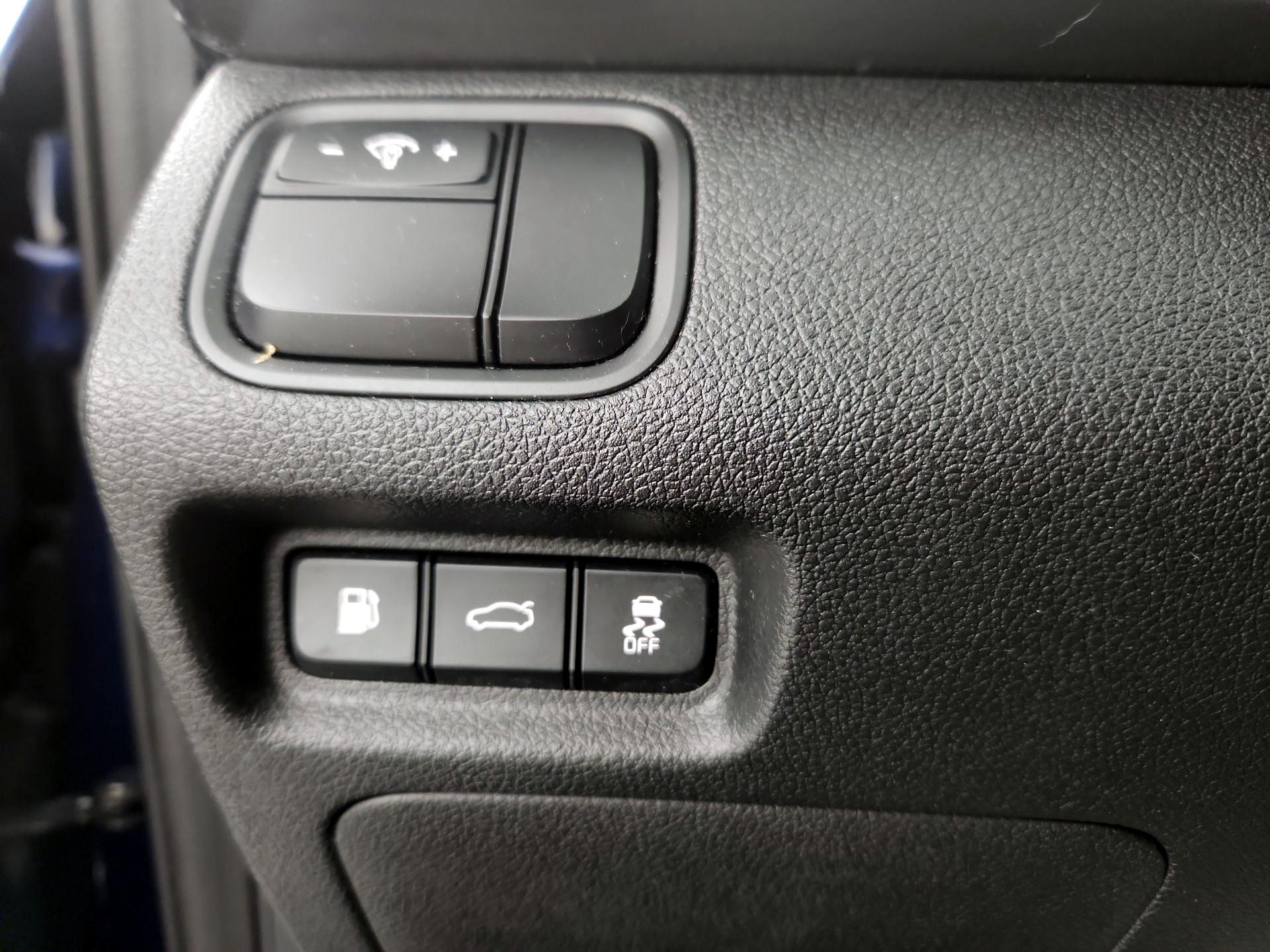 Thumbnail: 2016 Kia Optima - 13