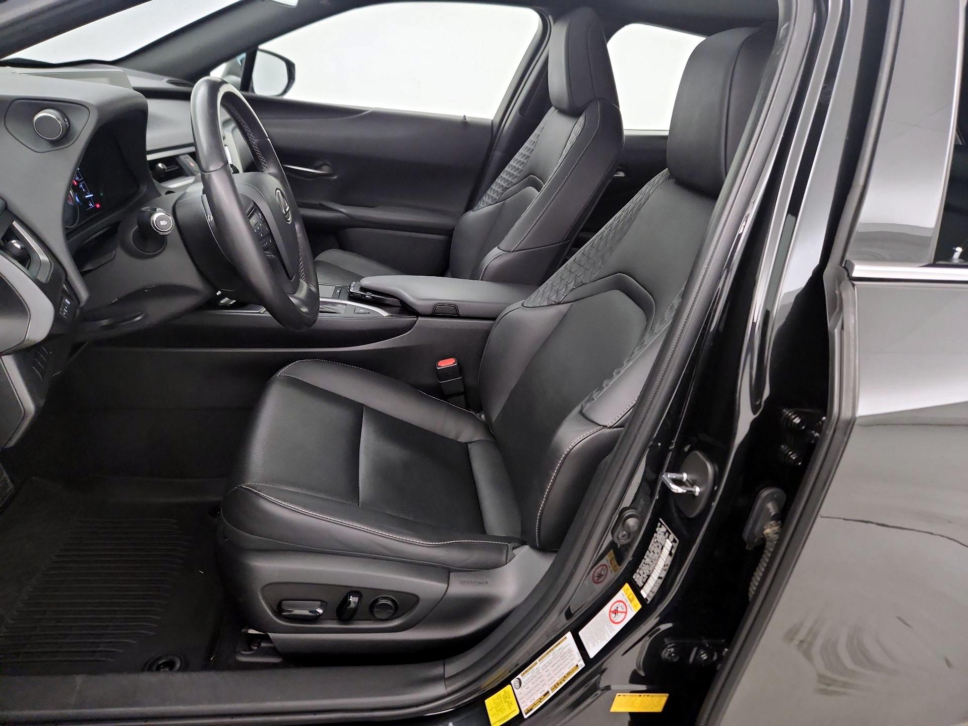 Thumbnail: 2019 Lexus UX - 11