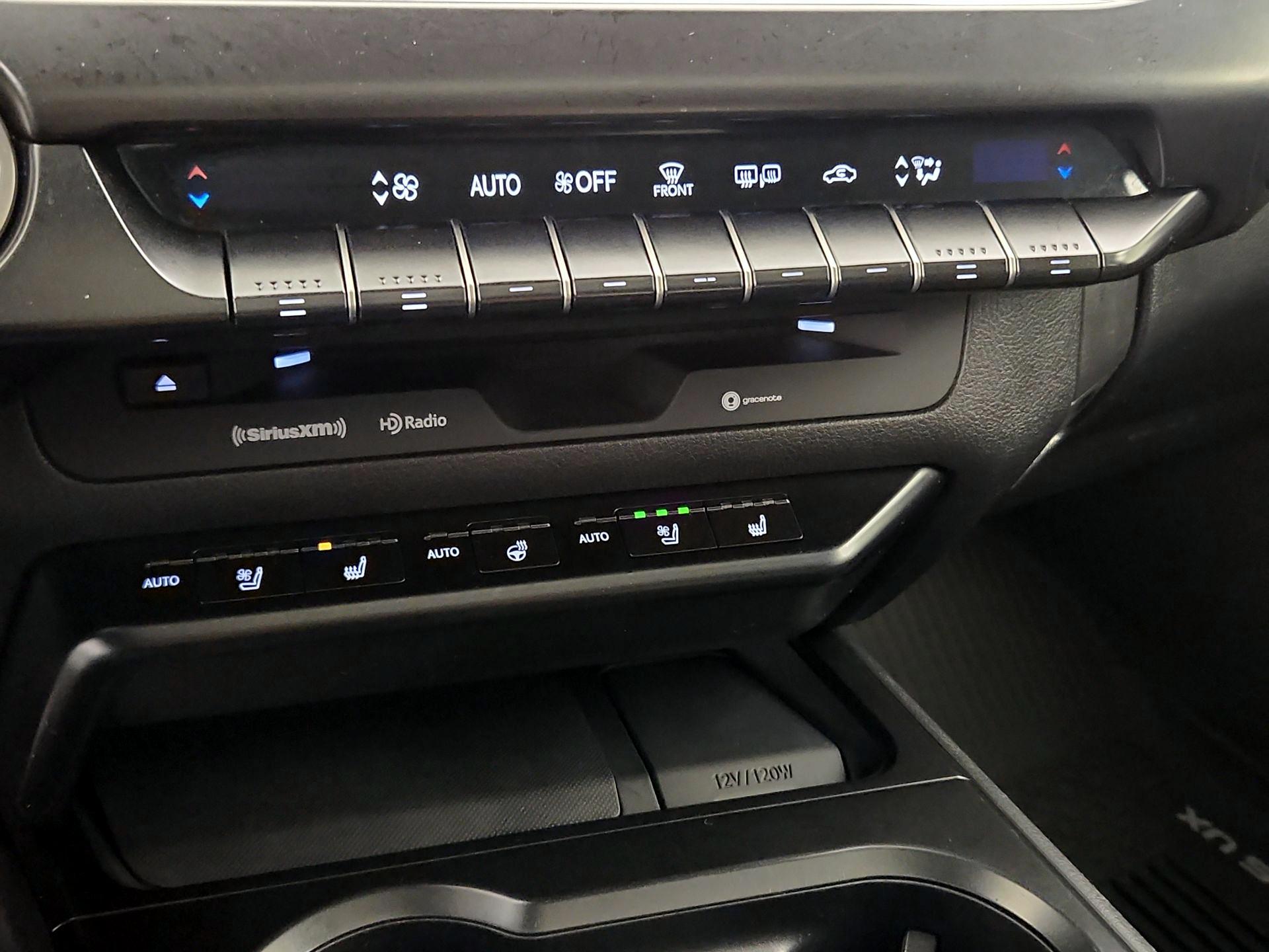 Thumbnail: 2019 Lexus UX - 16