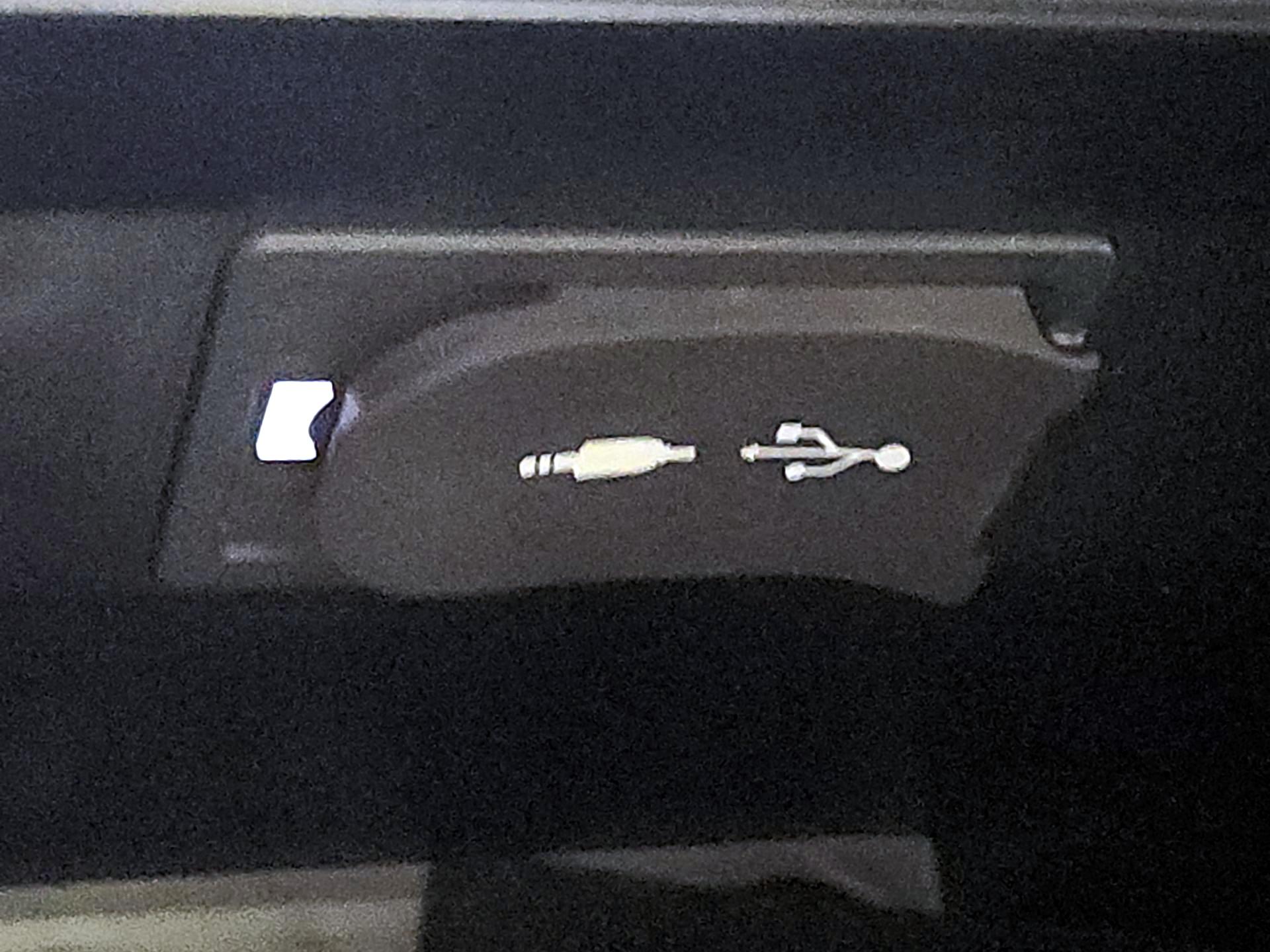 Thumbnail: 2019 Lexus UX - 18