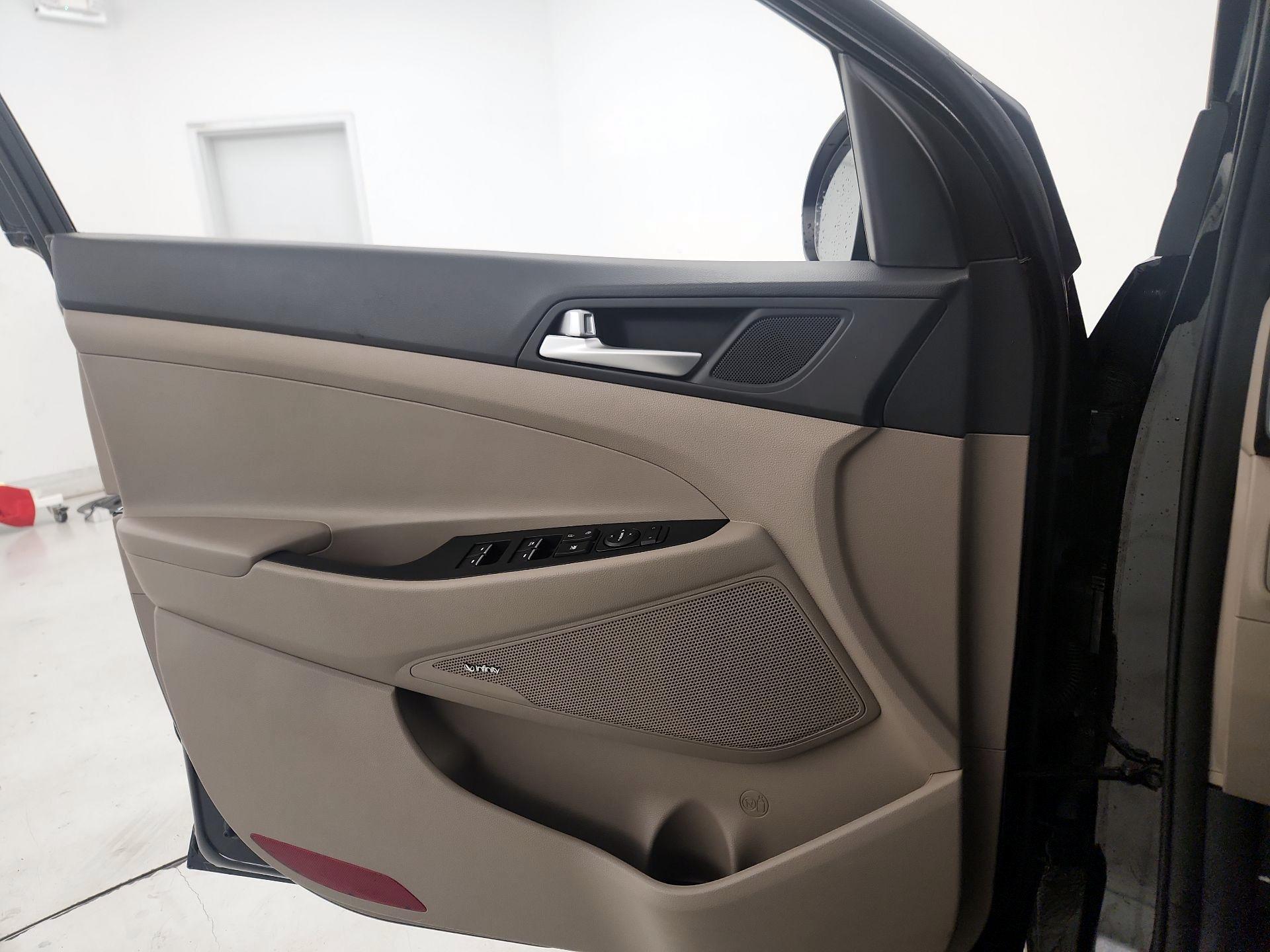 Thumbnail: 2019 Hyundai Tucson - 12