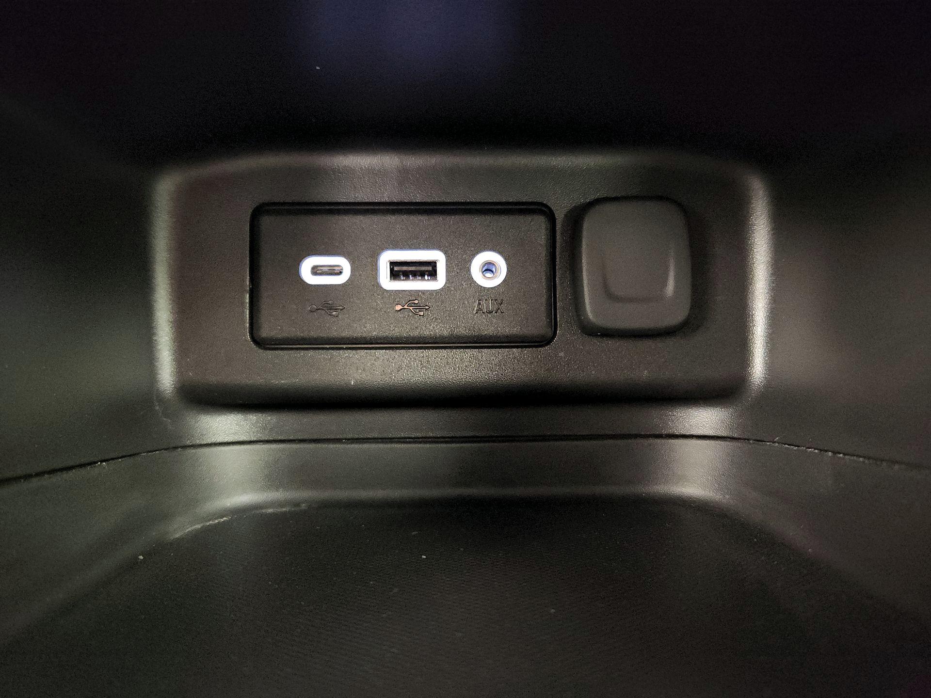 Thumbnail: 2023 Chevrolet Equinox - 18