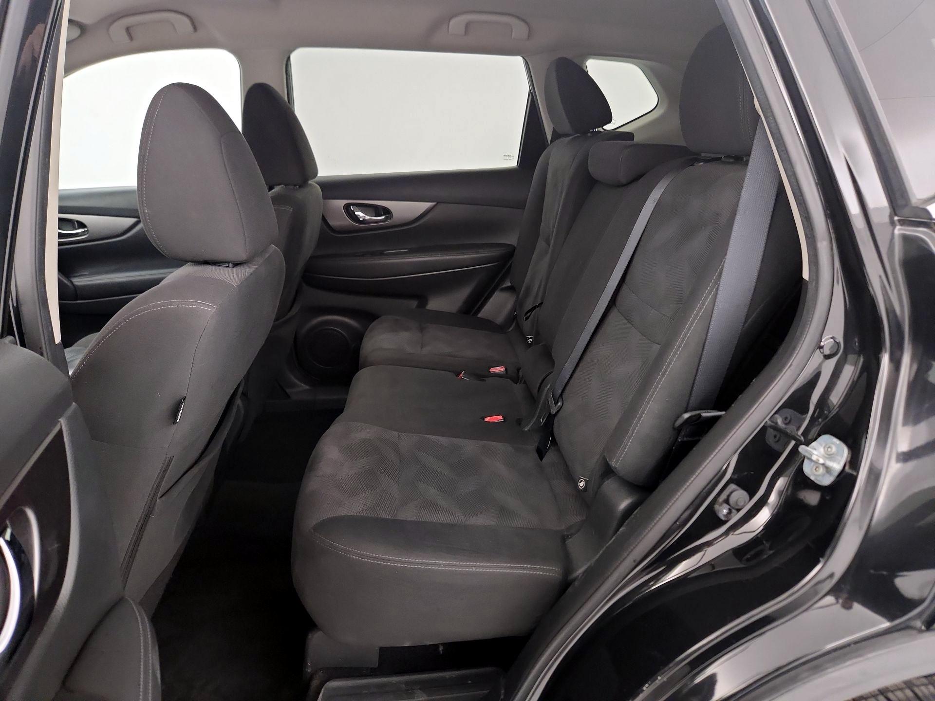 Thumbnail: 2016 Nissan Rogue - 20