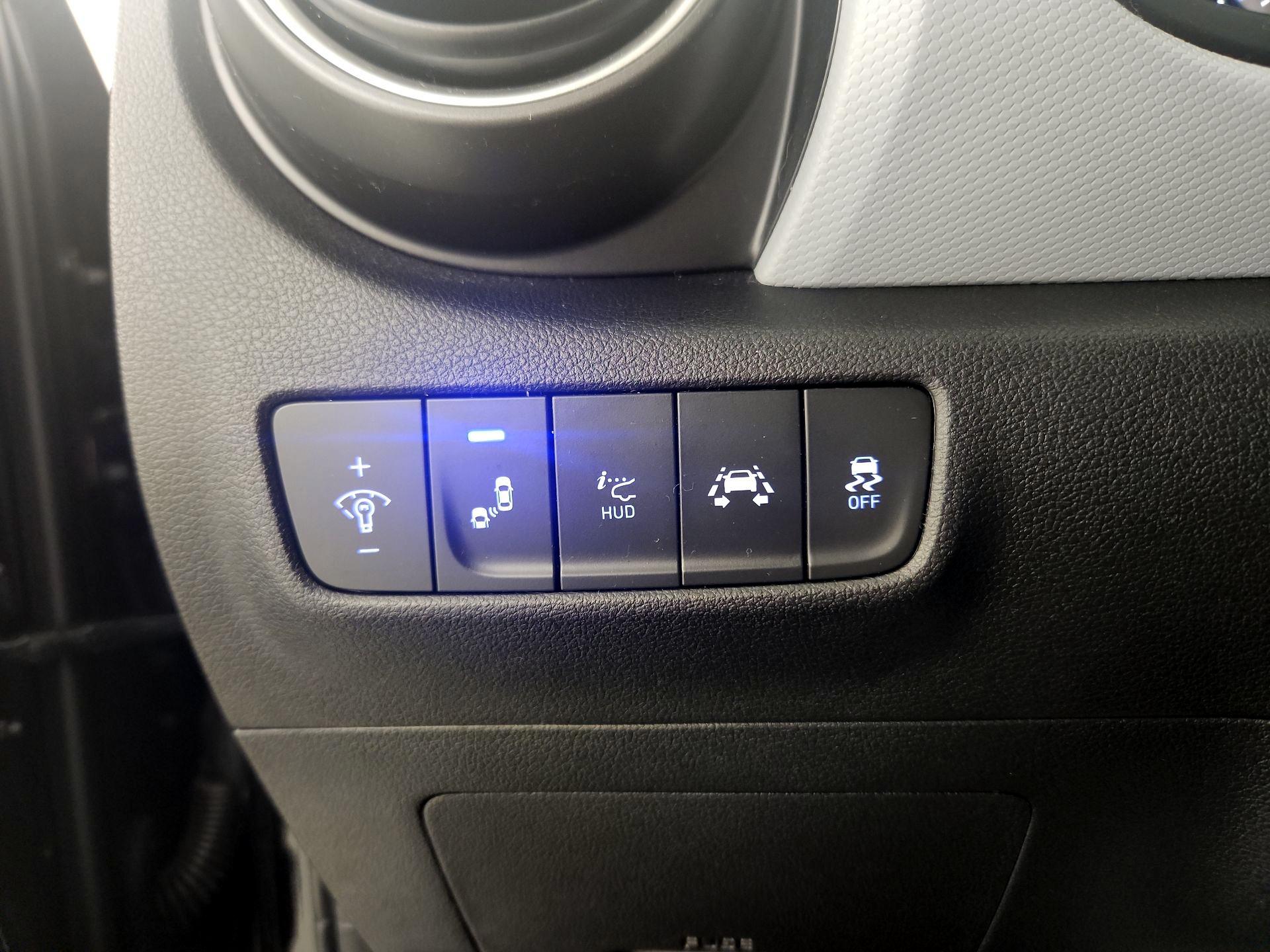 Thumbnail: 2020 Hyundai Kona - 13