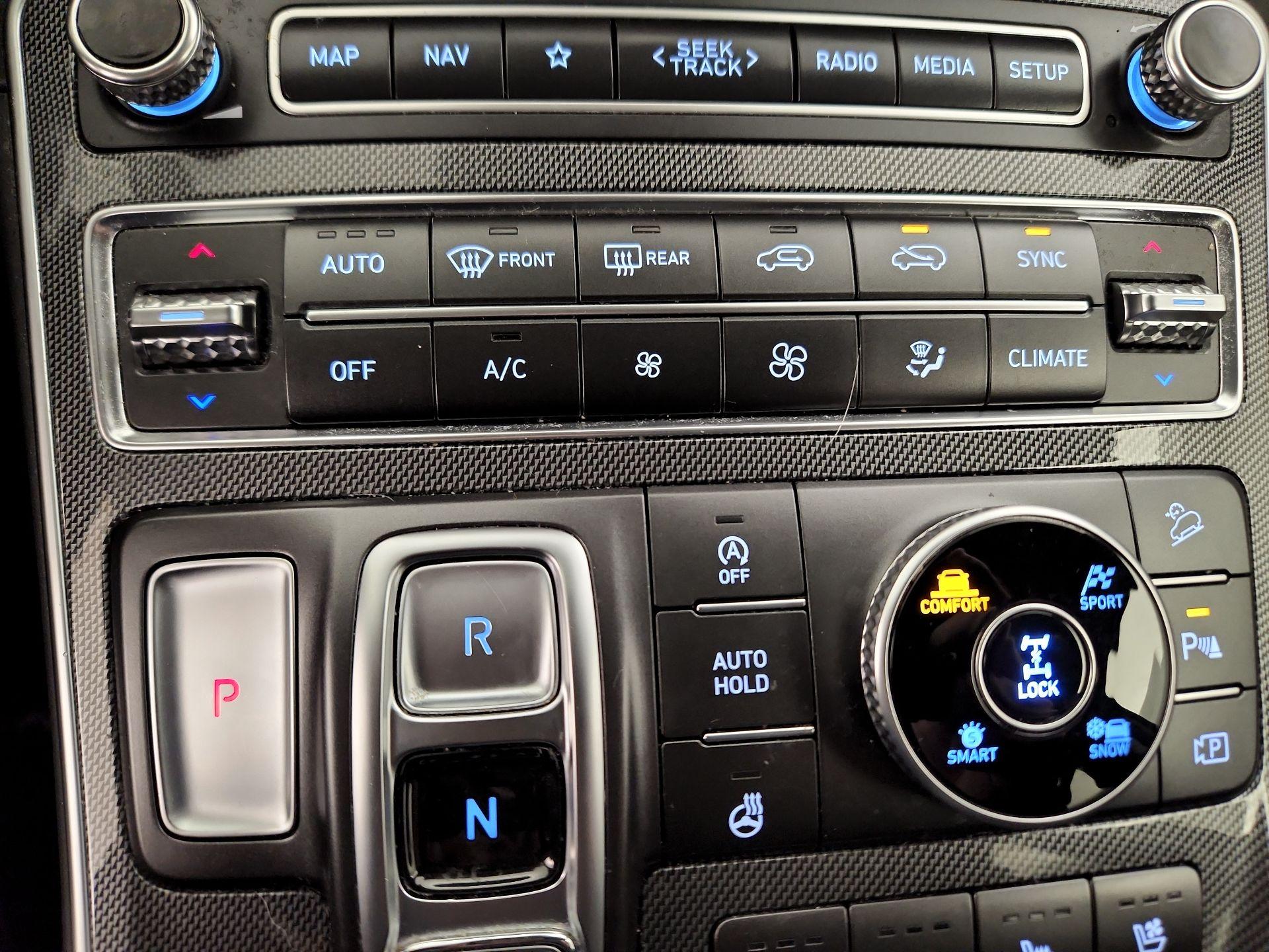 Thumbnail: 2022 Hyundai Santa Fe - 17