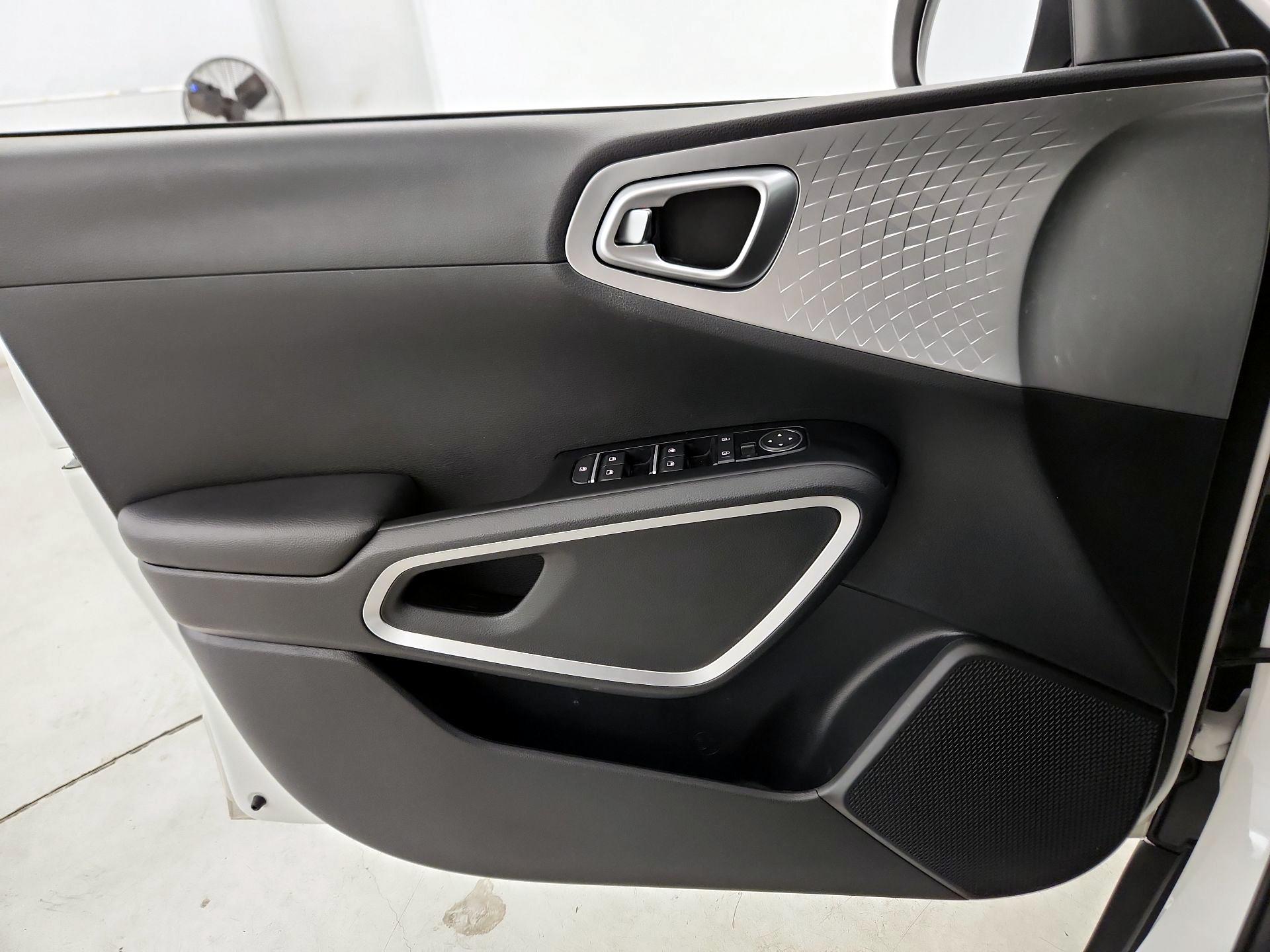 Thumbnail: 2020 Kia Soul - 12