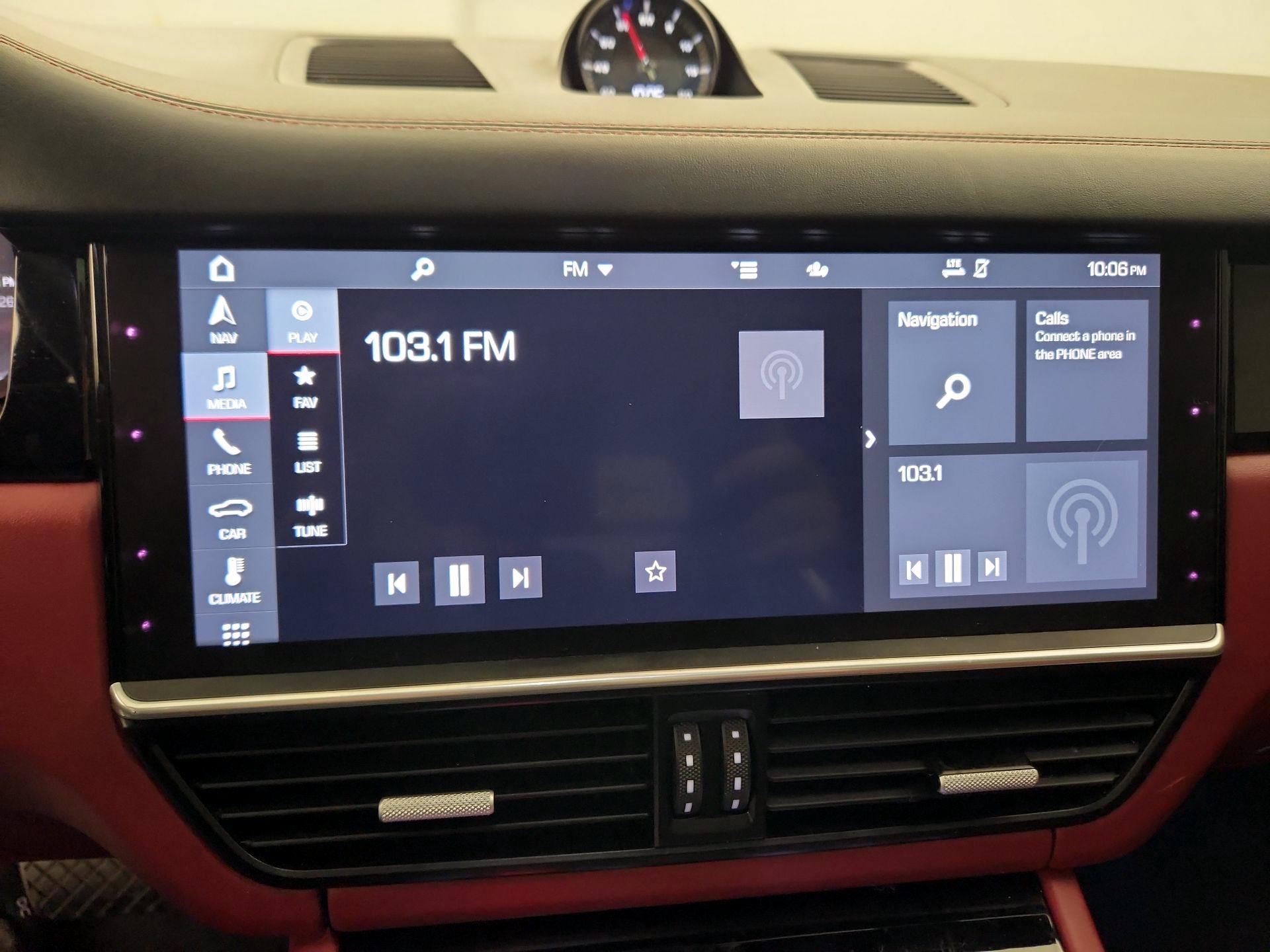 Thumbnail: 2020 Porsche Cayenne - 16