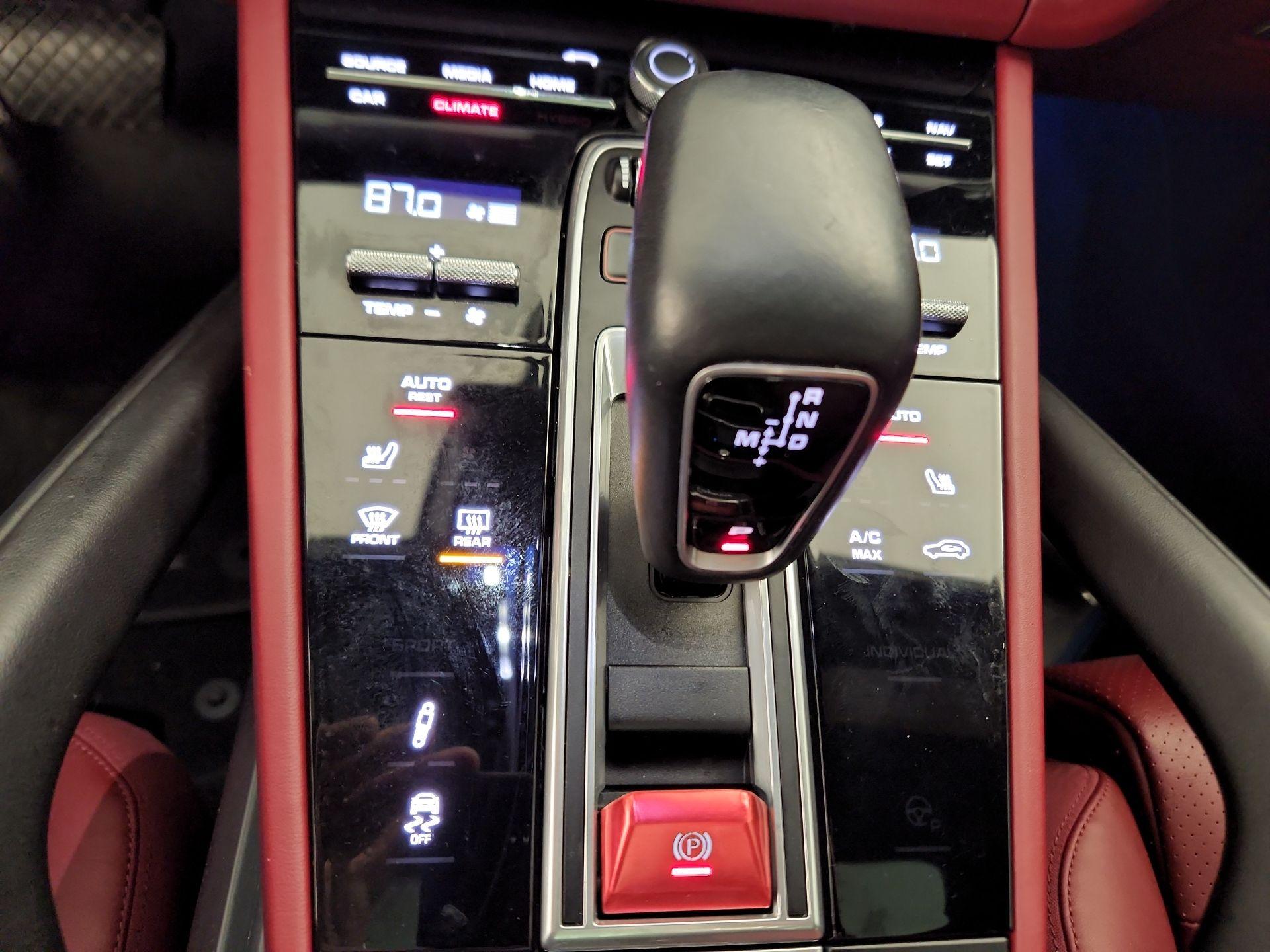 Thumbnail: 2020 Porsche Cayenne - 18