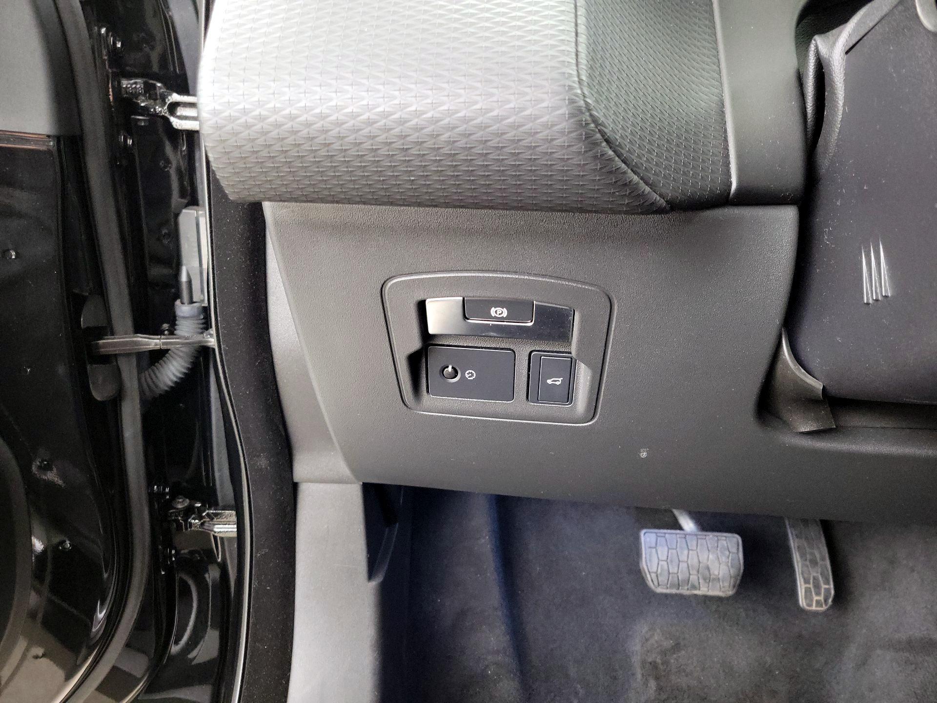 Thumbnail: 2019 Land Rover Range Rover Velar - 13