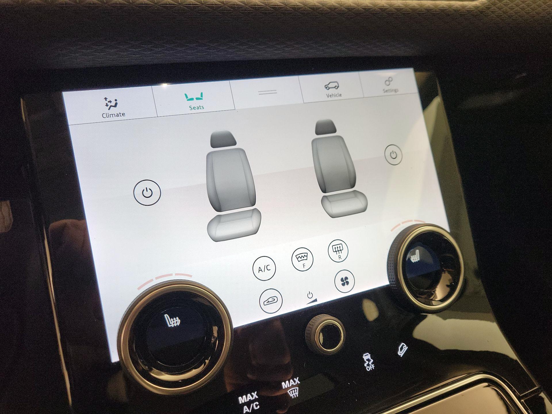 Thumbnail: 2019 Land Rover Range Rover Velar - 17