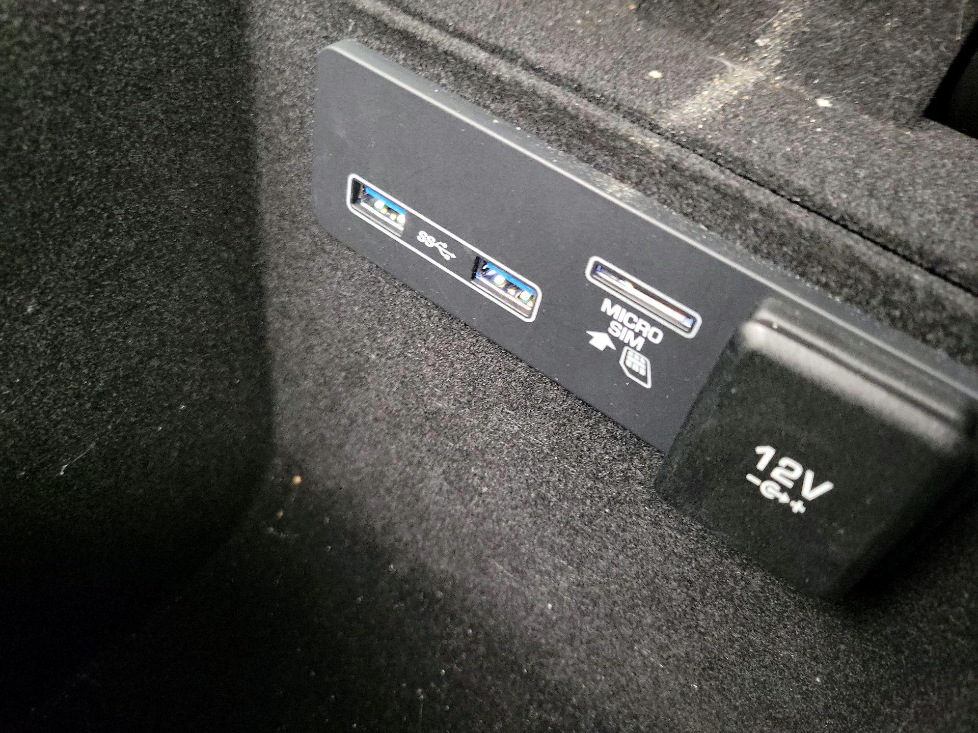 Thumbnail: 2019 Land Rover Range Rover Velar - 19