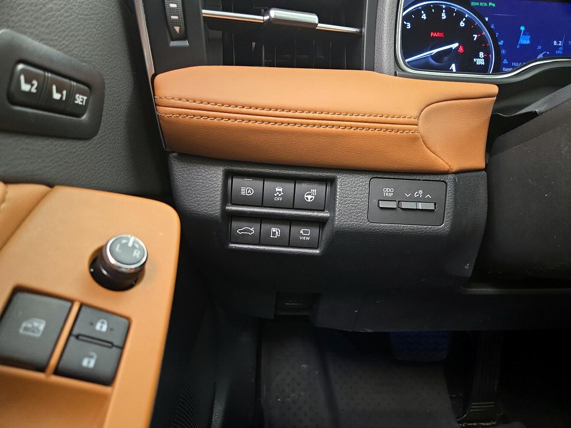 Thumbnail: 2019 Toyota Avalon - 13