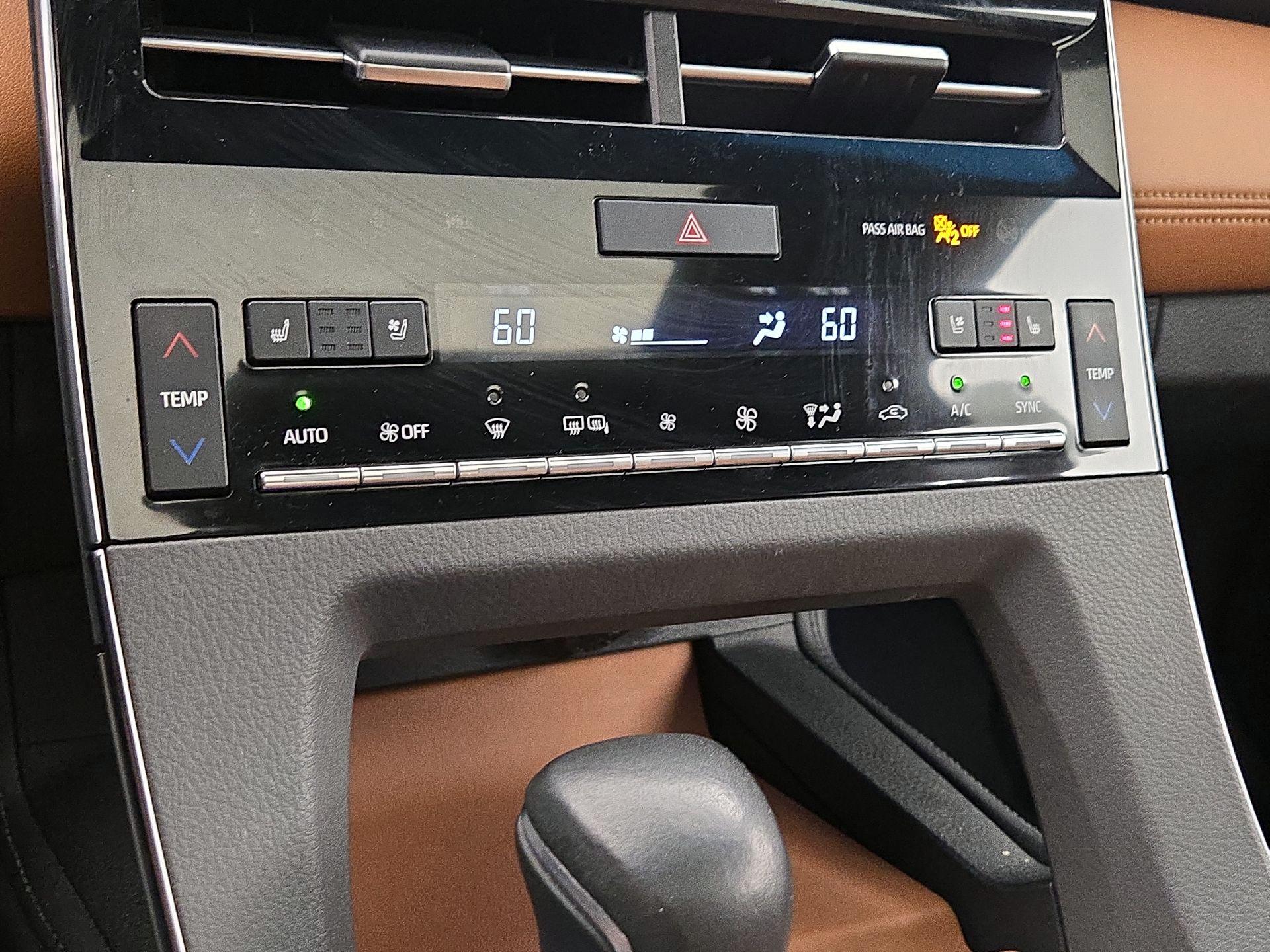 Thumbnail: 2019 Toyota Avalon - 17