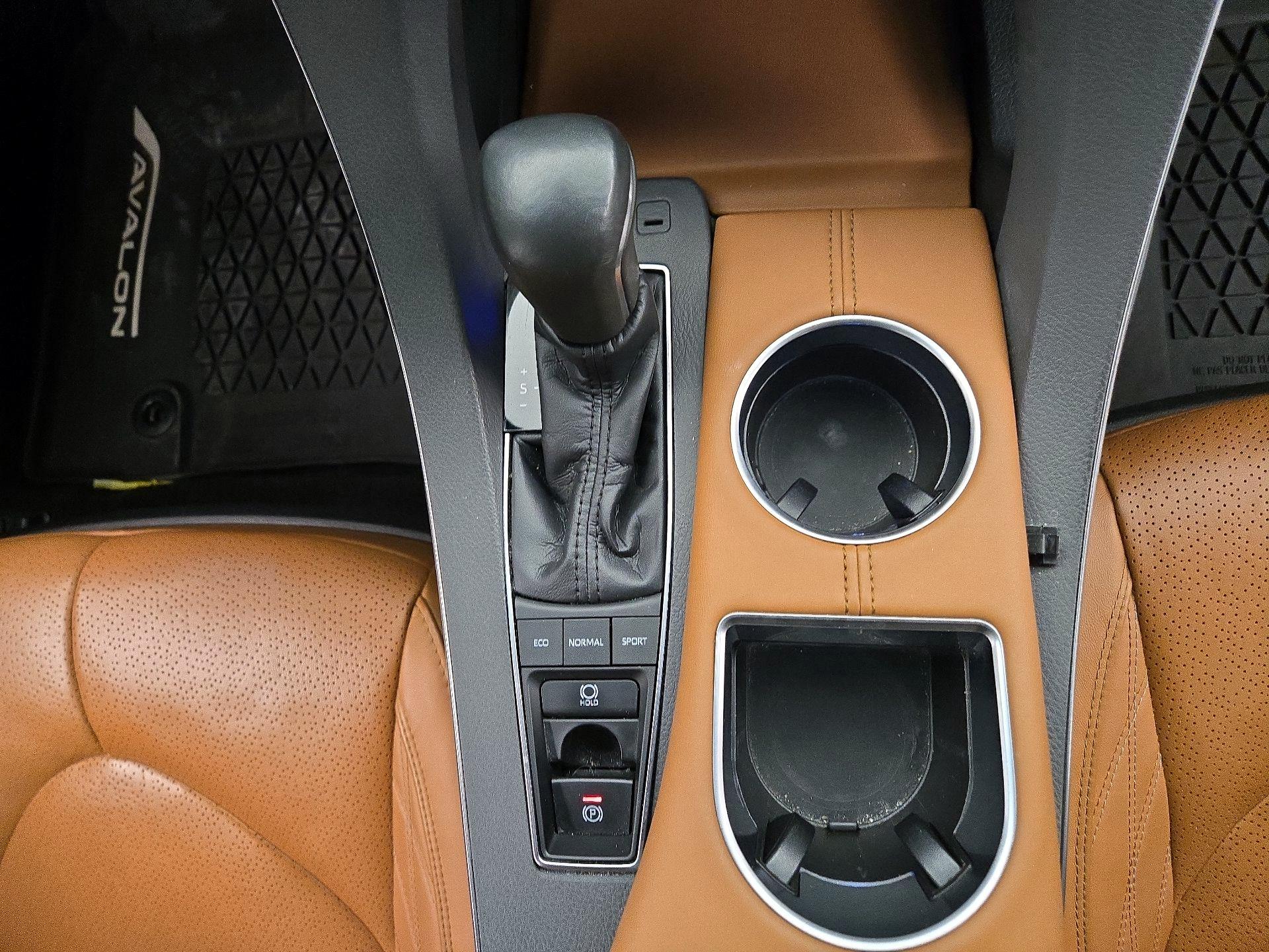 Thumbnail: 2019 Toyota Avalon - 18