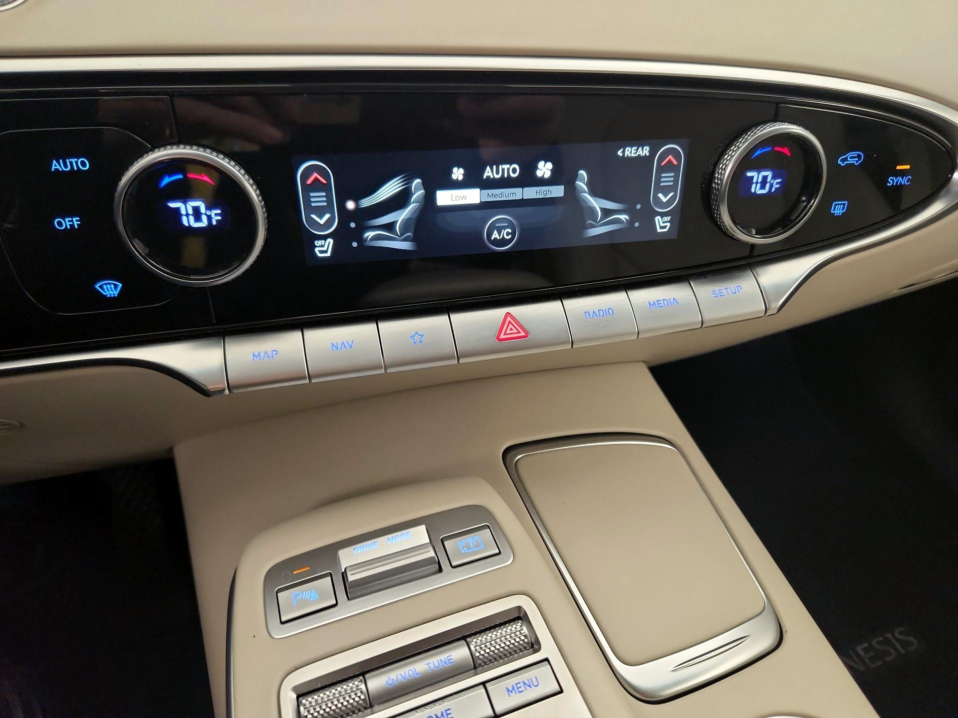 Thumbnail: 2023 Genesis GV70 - 17