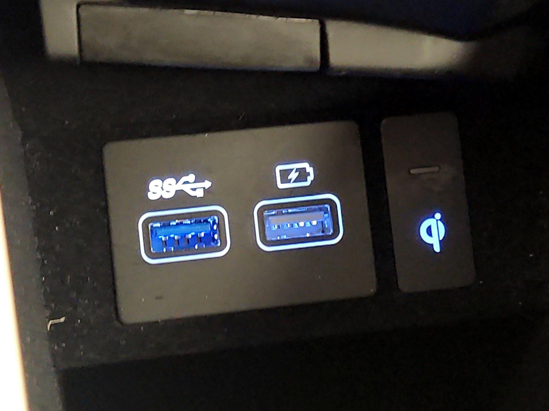 Thumbnail: 2023 Genesis GV70 - 19