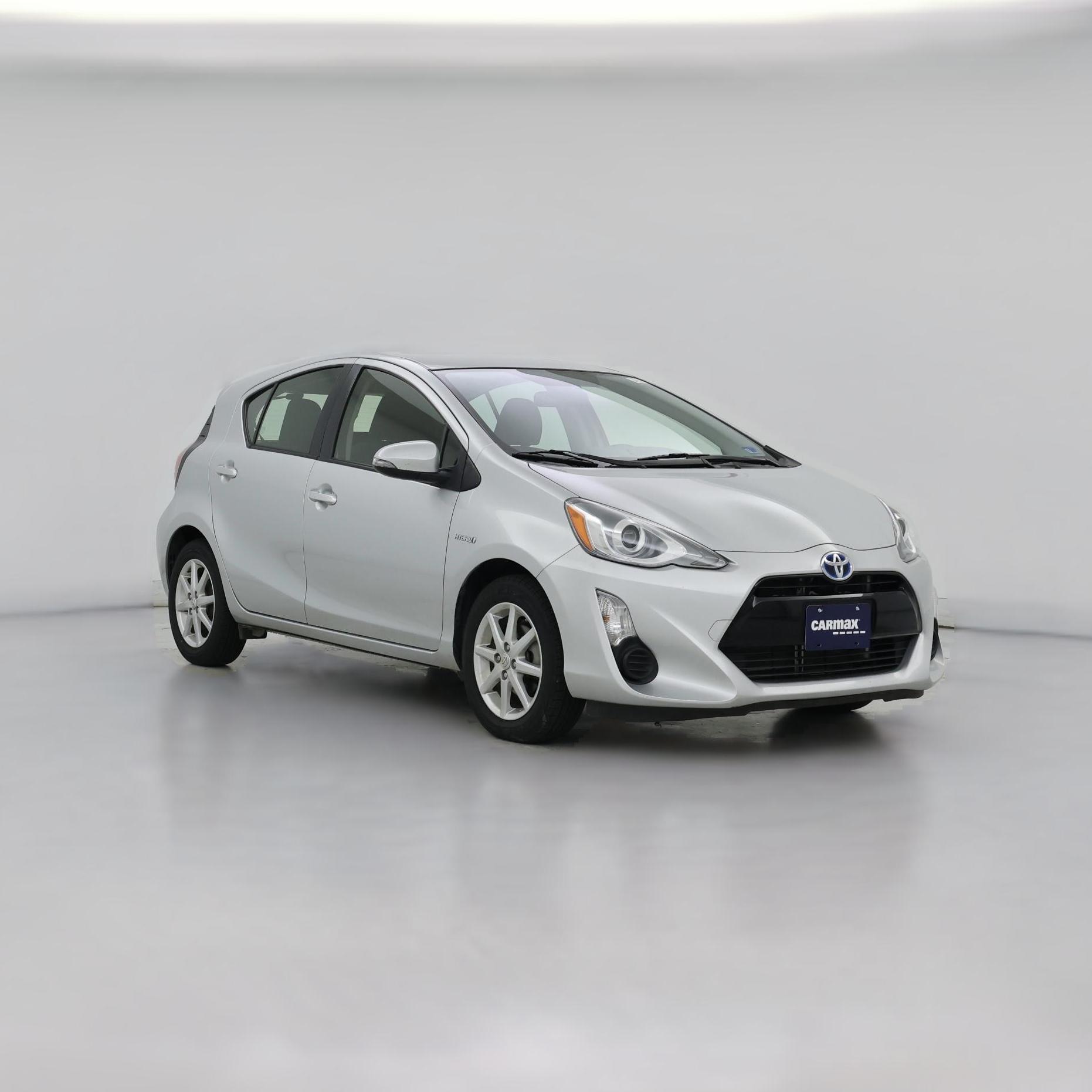 Thumbnail: 2015 Toyota Prius c - 1