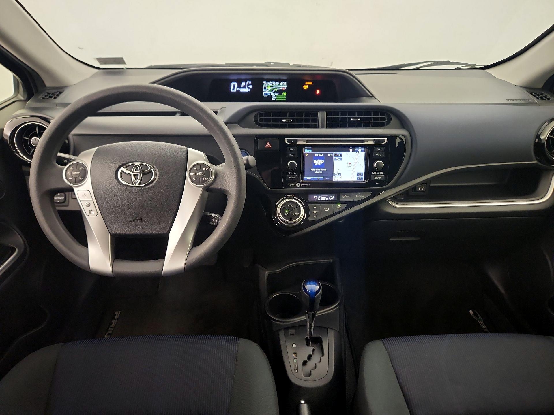 Thumbnail: 2015 Toyota Prius c - 9