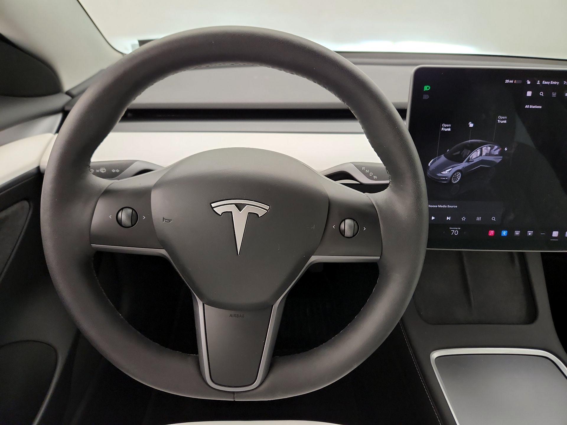 Thumbnail: 2023 Tesla Model 3 - 10