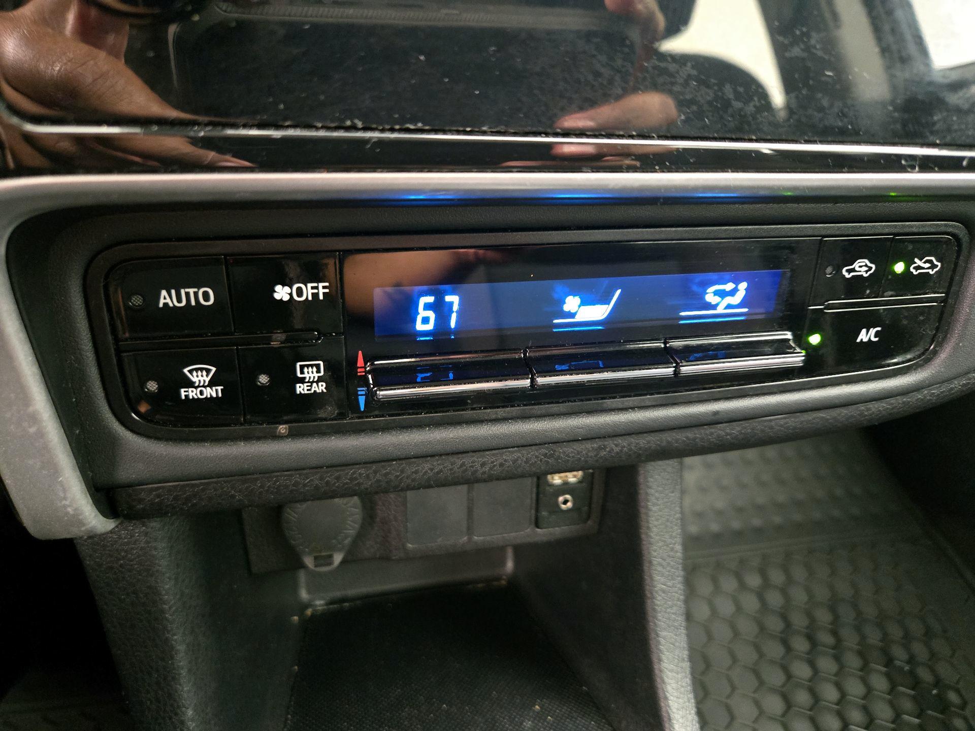 Thumbnail: 2019 Toyota Corolla - 16