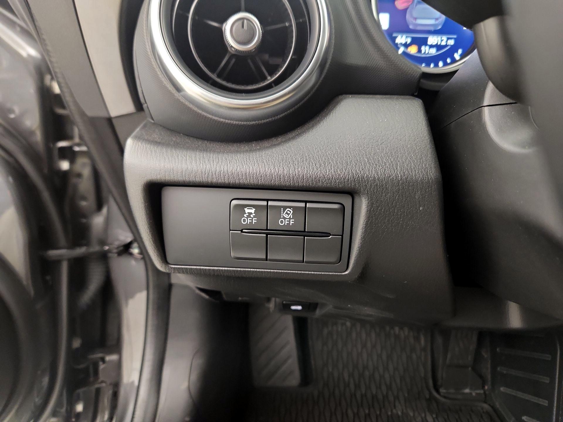 Thumbnail: 2023 Mazda MX-5 Miata - 13