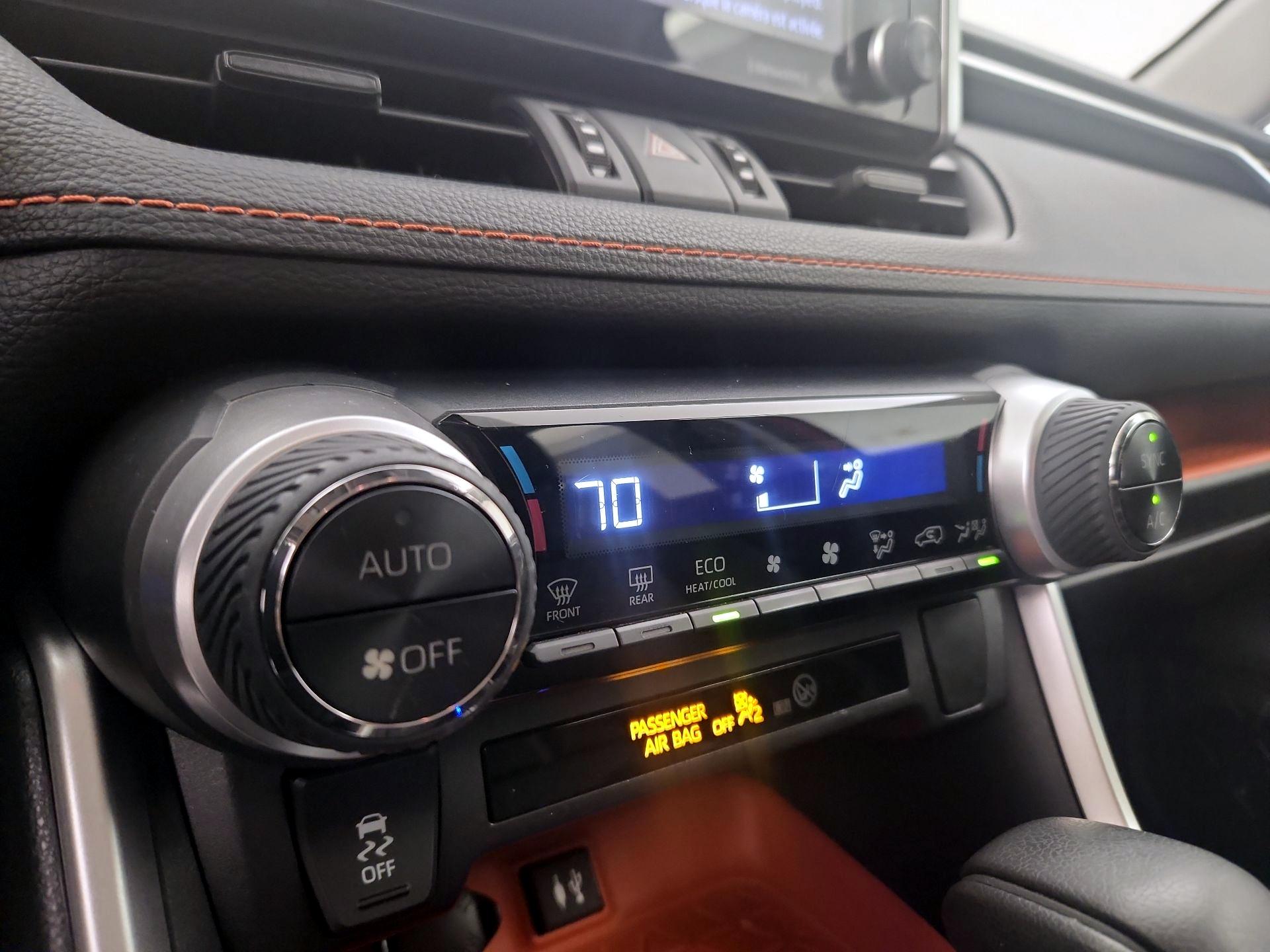 Thumbnail: 2019 Toyota RAV4 - 16