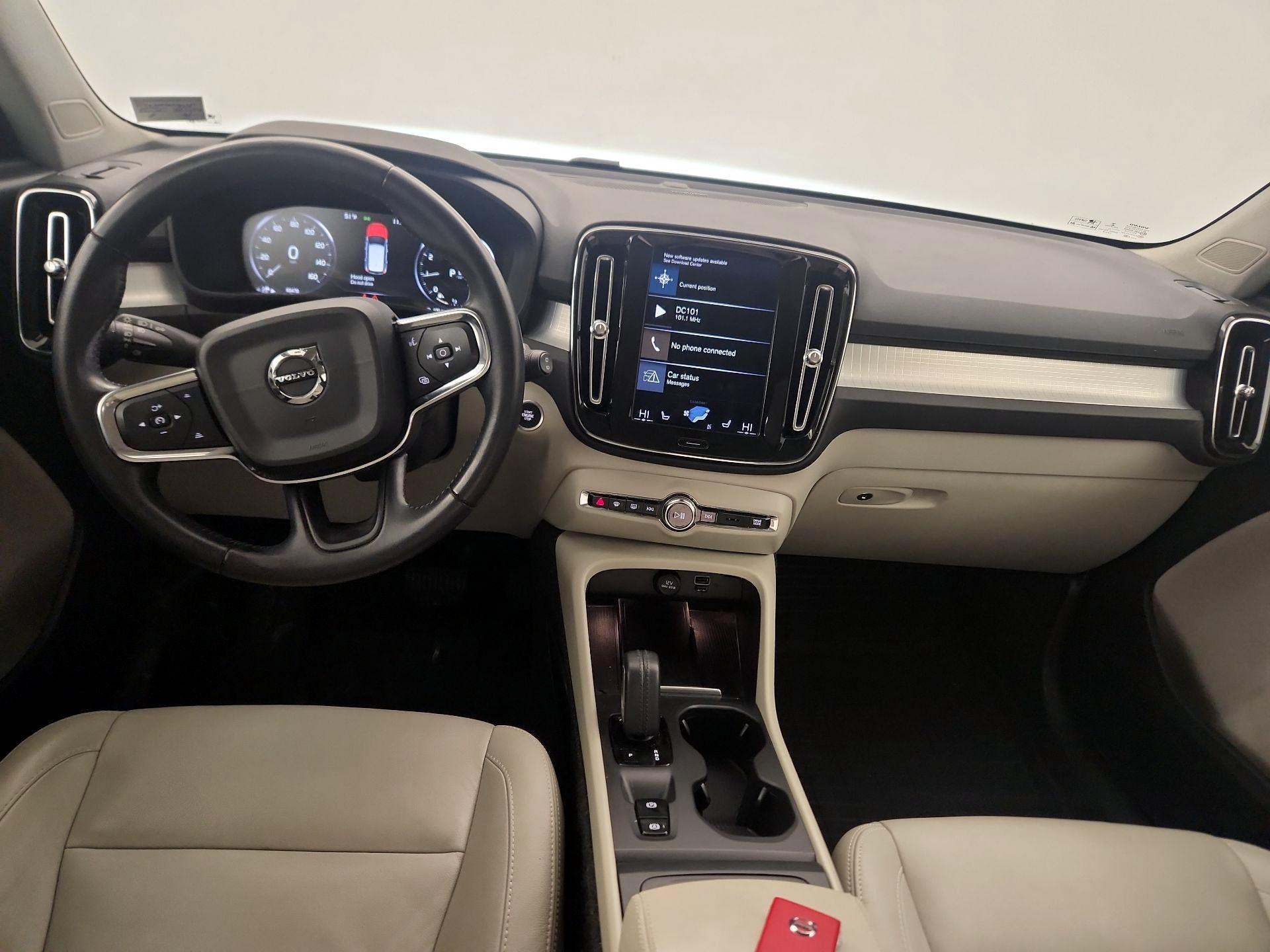 Thumbnail: 2019 Volvo XC40 - 9