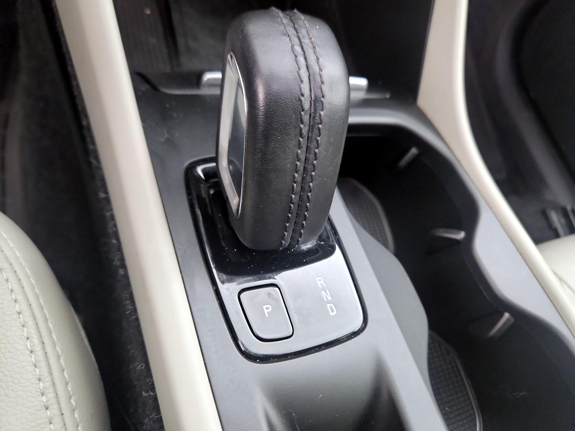 Thumbnail: 2019 Volvo XC40 - 17