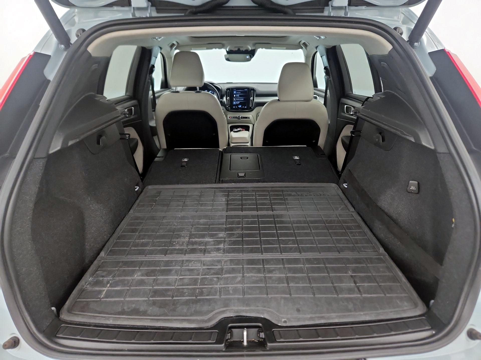 Thumbnail: 2019 Volvo XC40 - 18