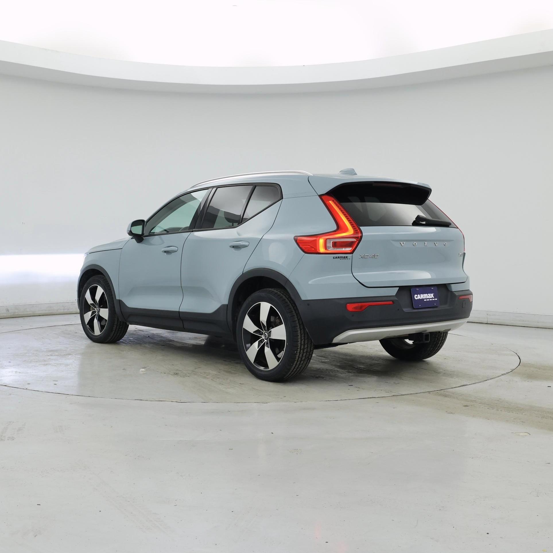 Thumbnail: 2019 Volvo XC40 - 2