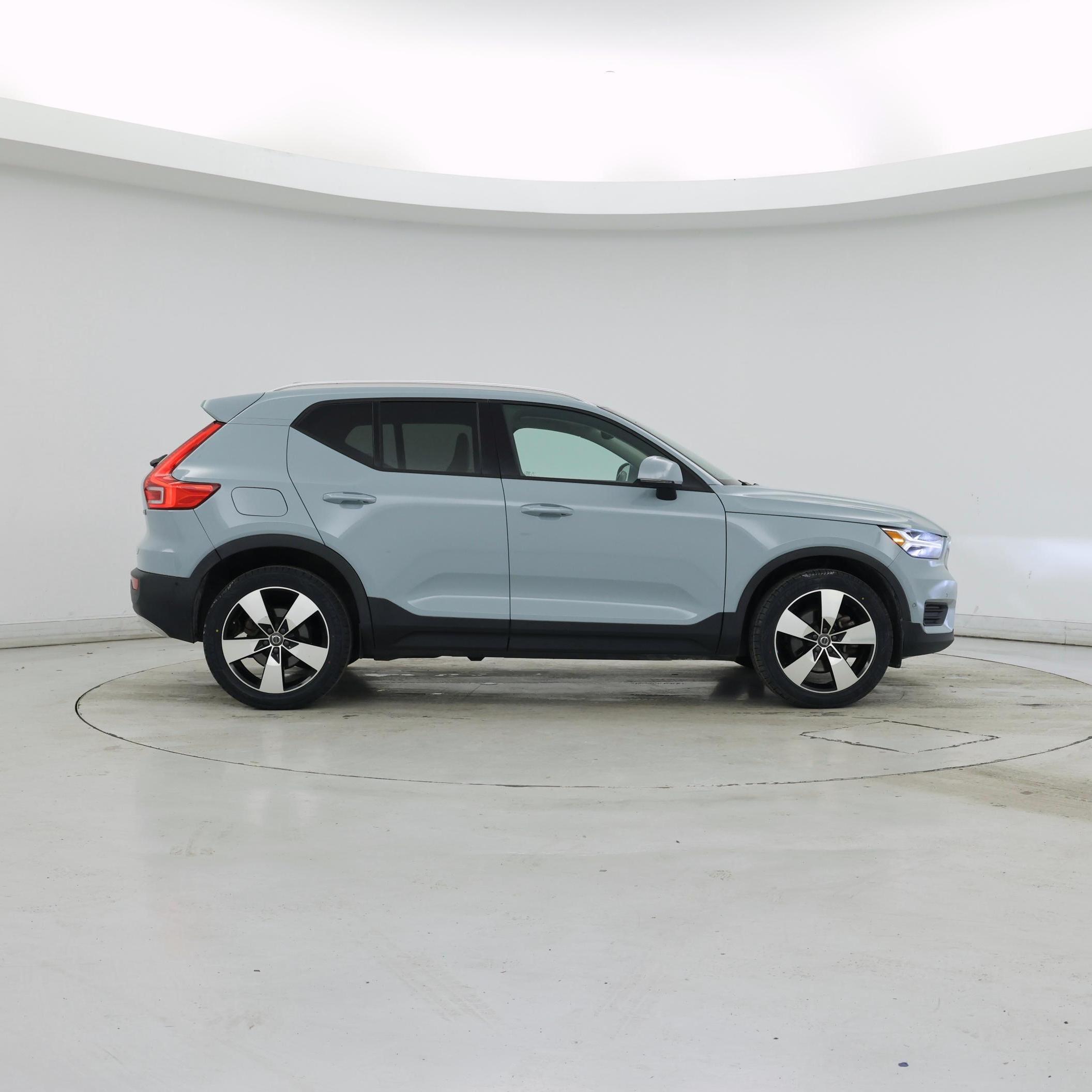Thumbnail: 2019 Volvo XC40 - 7
