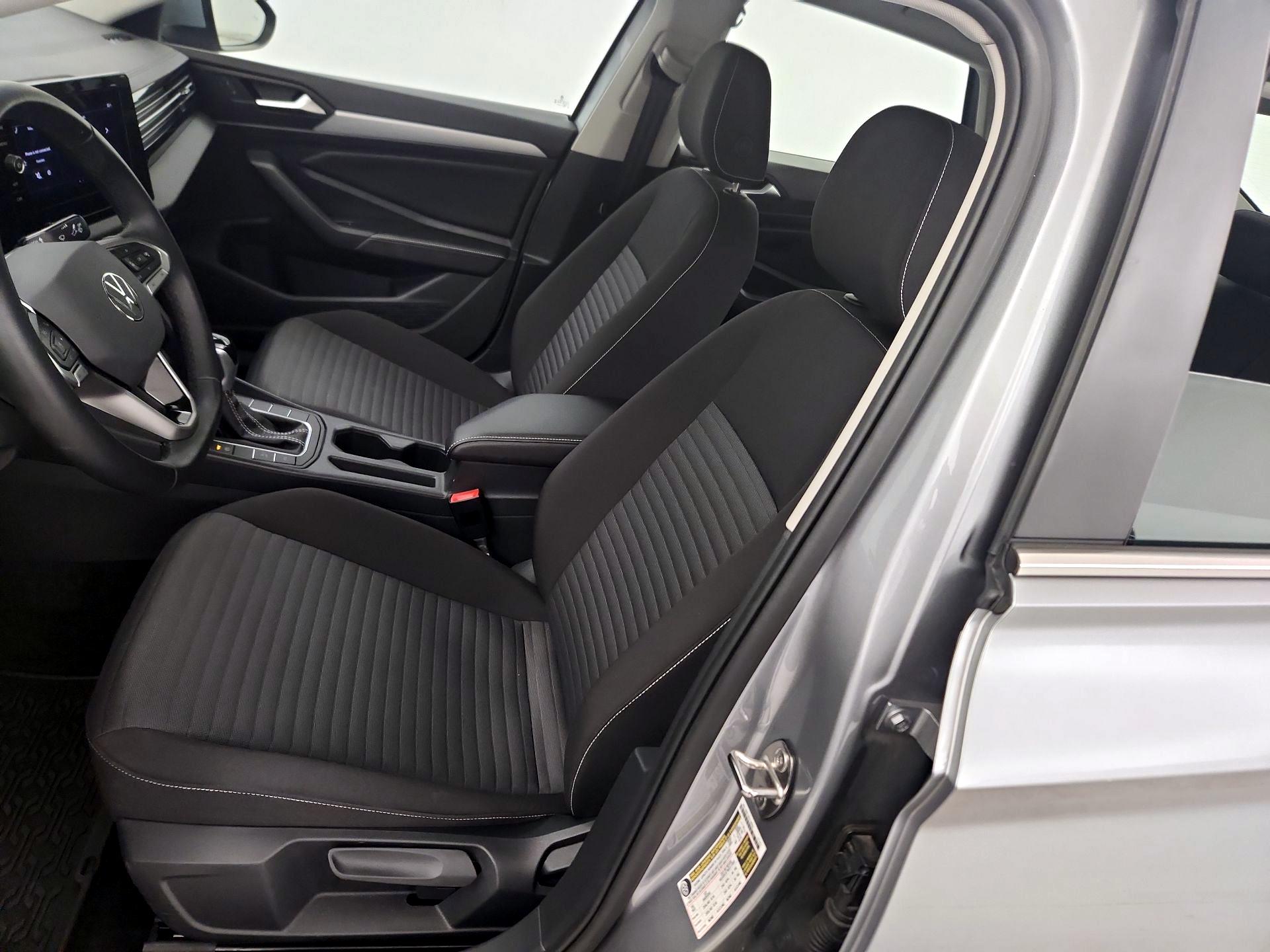 Thumbnail: 2025 Volkswagen Jetta - 11