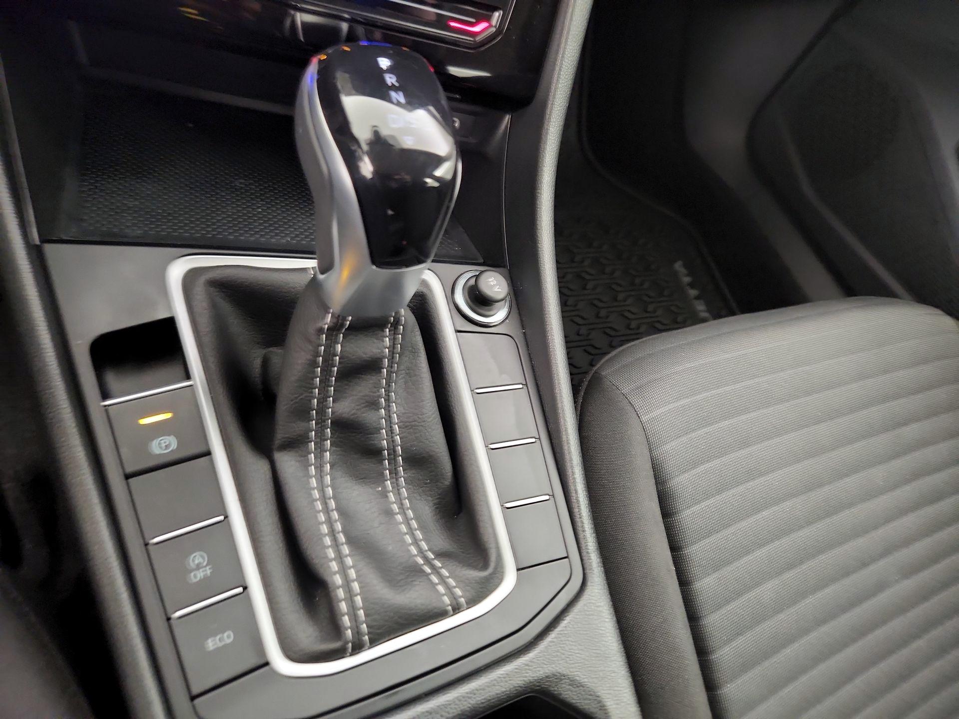 Thumbnail: 2025 Volkswagen Jetta - 17