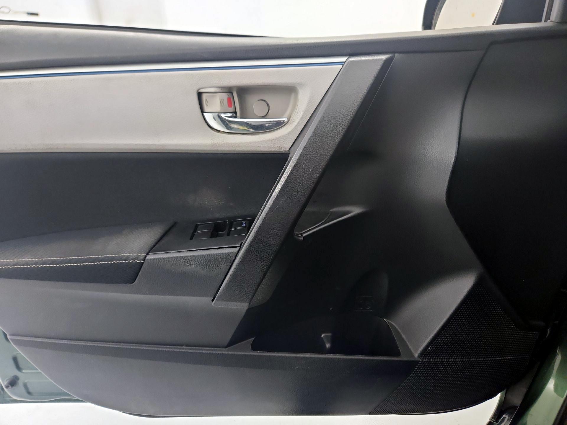 Thumbnail: 2016 Toyota Corolla - 12