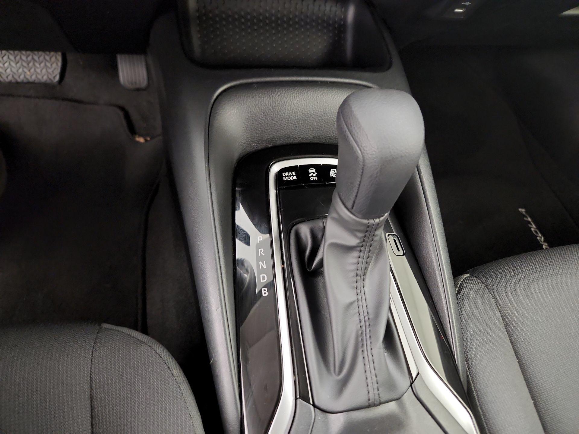 Thumbnail: 2025 Toyota Corolla - 18