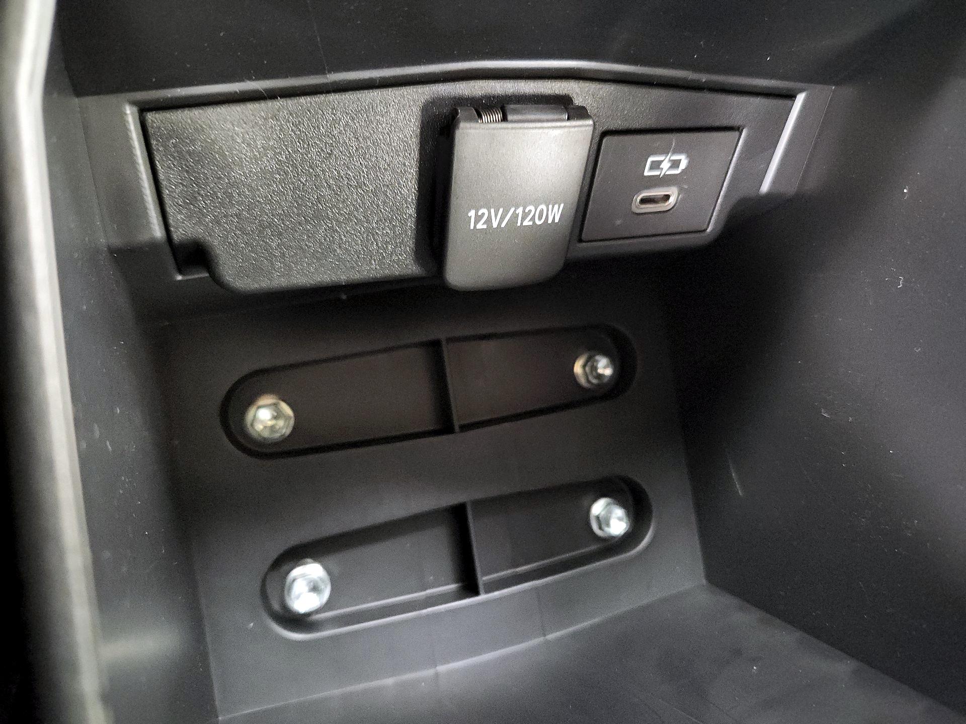 Thumbnail: 2025 Toyota Corolla - 19